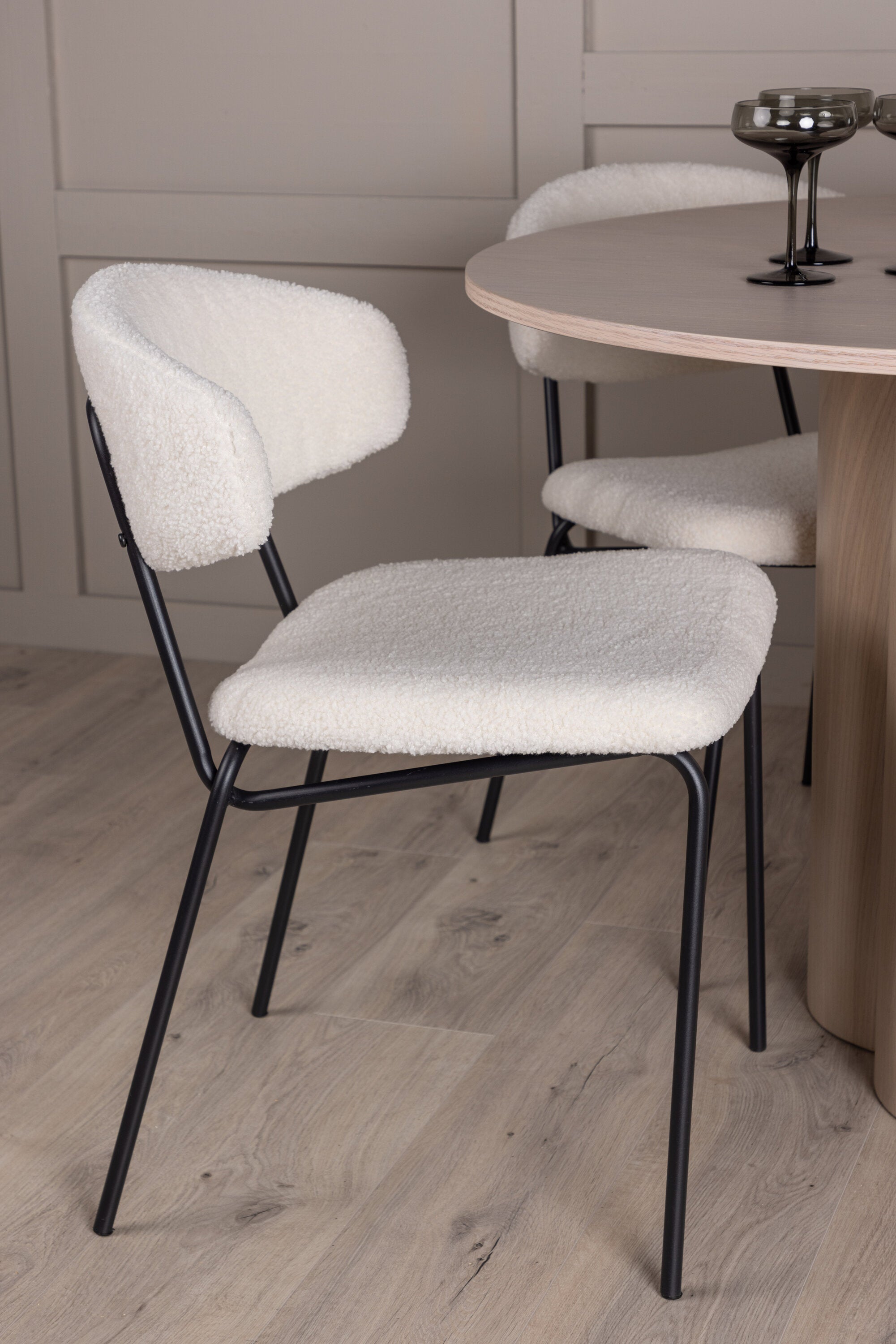 Matgrupp Olivia med 4st matstolar Chico-GR Dining Set-Venture Home-peaceofhome.se