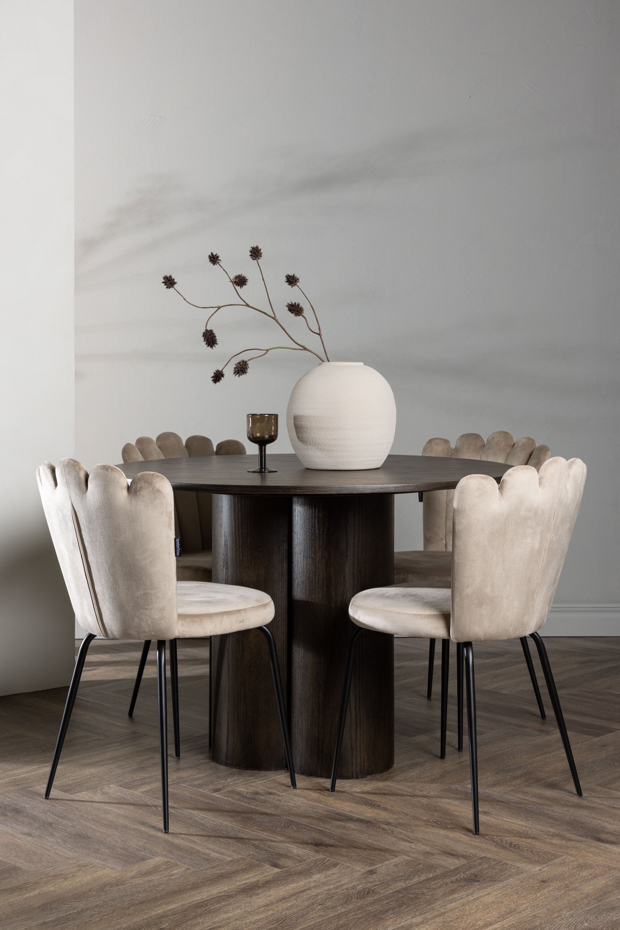 Matgrupp Olivia med 4st matstolar Limhamn-GR Dining Set-Venture Home-peaceofhome.se