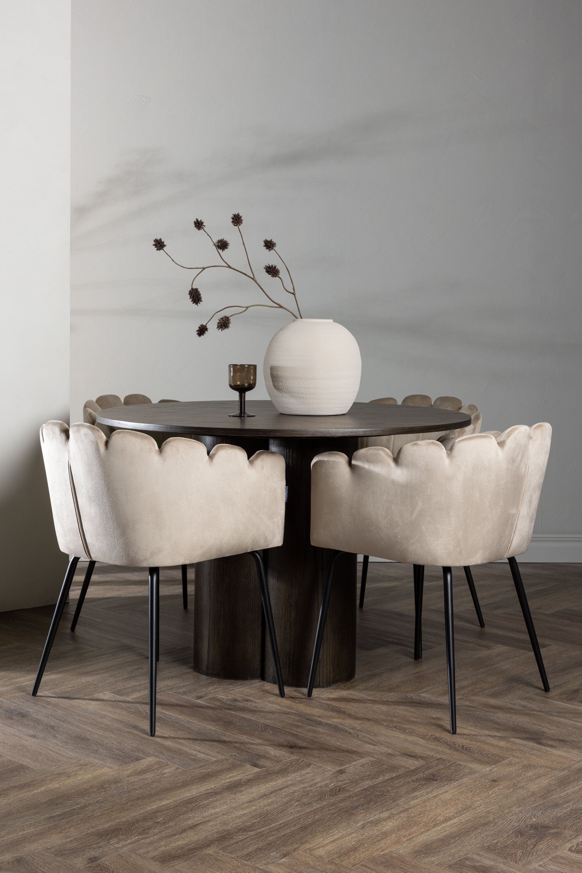 Matgrupp Olivia med 4st matstolar Limhamn-GR Dining Set-Venture Home-peaceofhome.se