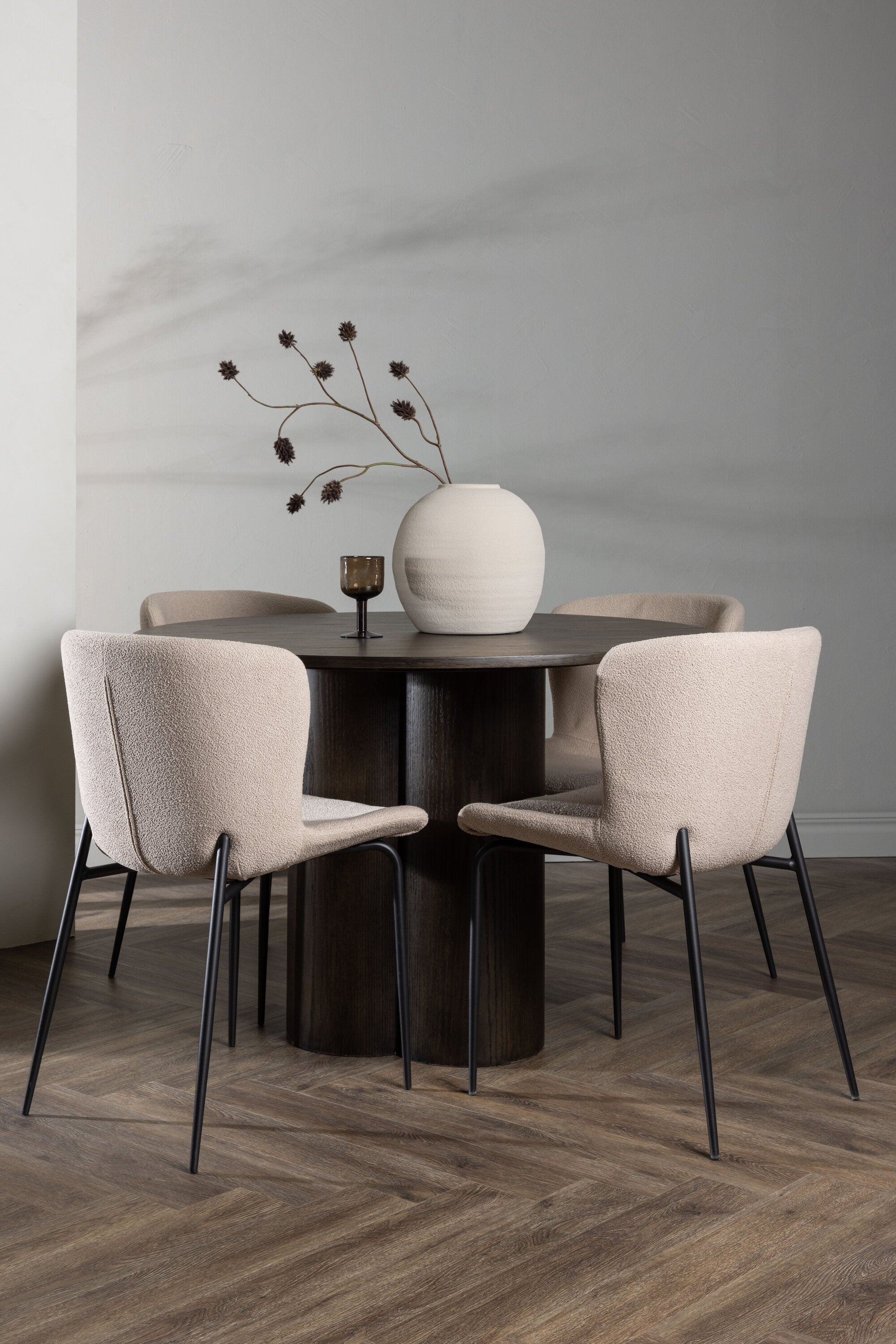 Matgrupp Olivia med 4st matstolar Modesto-GR Dining Set-Venture Home-peaceofhome.se