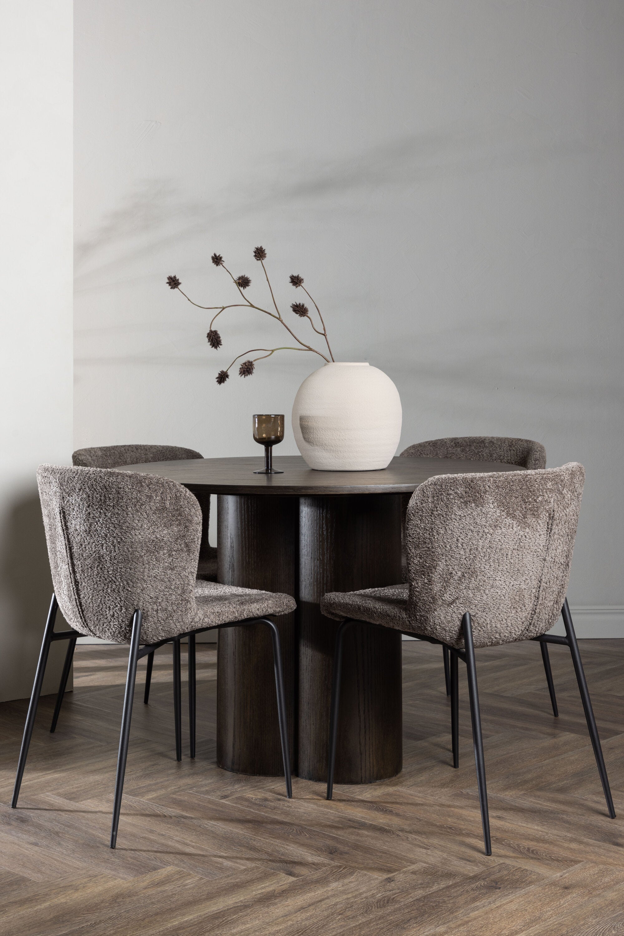 Matgrupp Olivia med 4st matstolar Modesto-GR Dining Set-Venture Home-peaceofhome.se