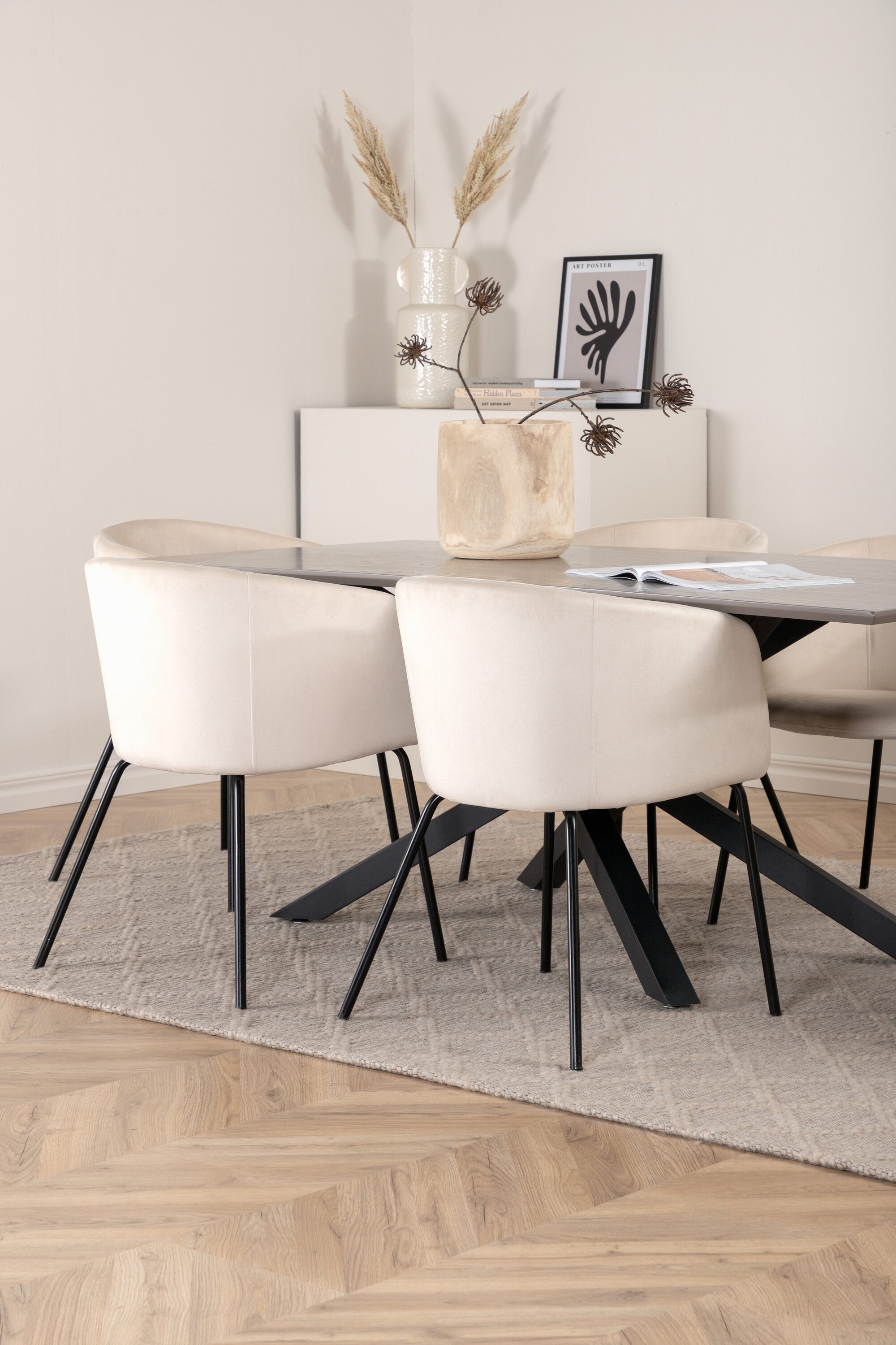 Matgrupp Piazza med stolarna Berit-GR Dining Set-Venture Home-peaceofhome.se