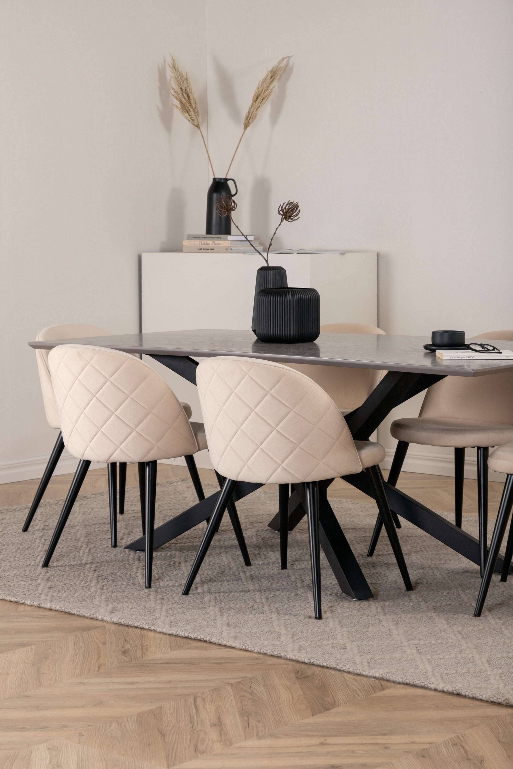 Matgrupp Piazza med stolarna Velvet-GR Dining Set-Venture Home-peaceofhome.se