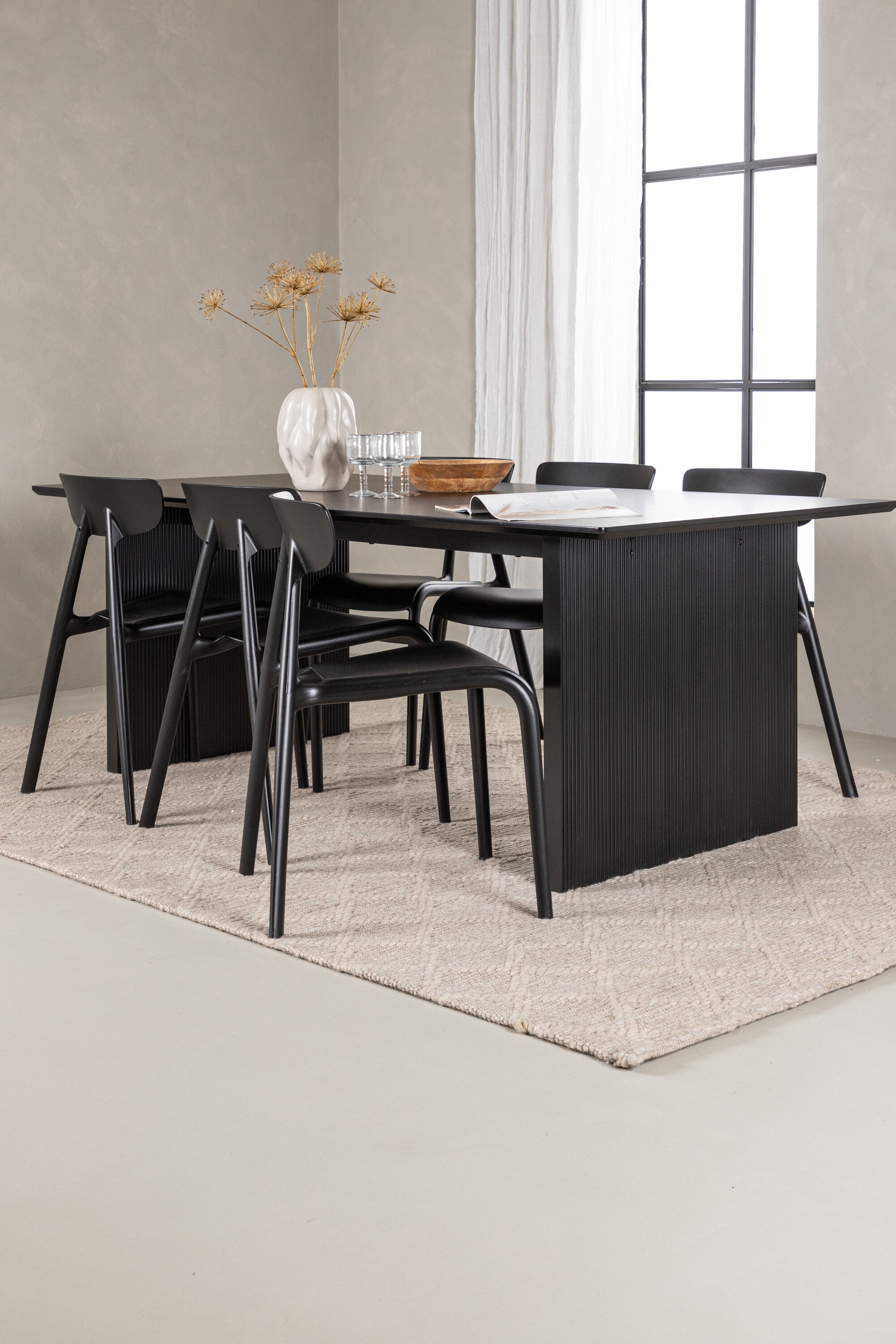 Matgrupp Vail med stolarna Ursholmen-GR Dining Set-Venture Home-peaceofhome.se