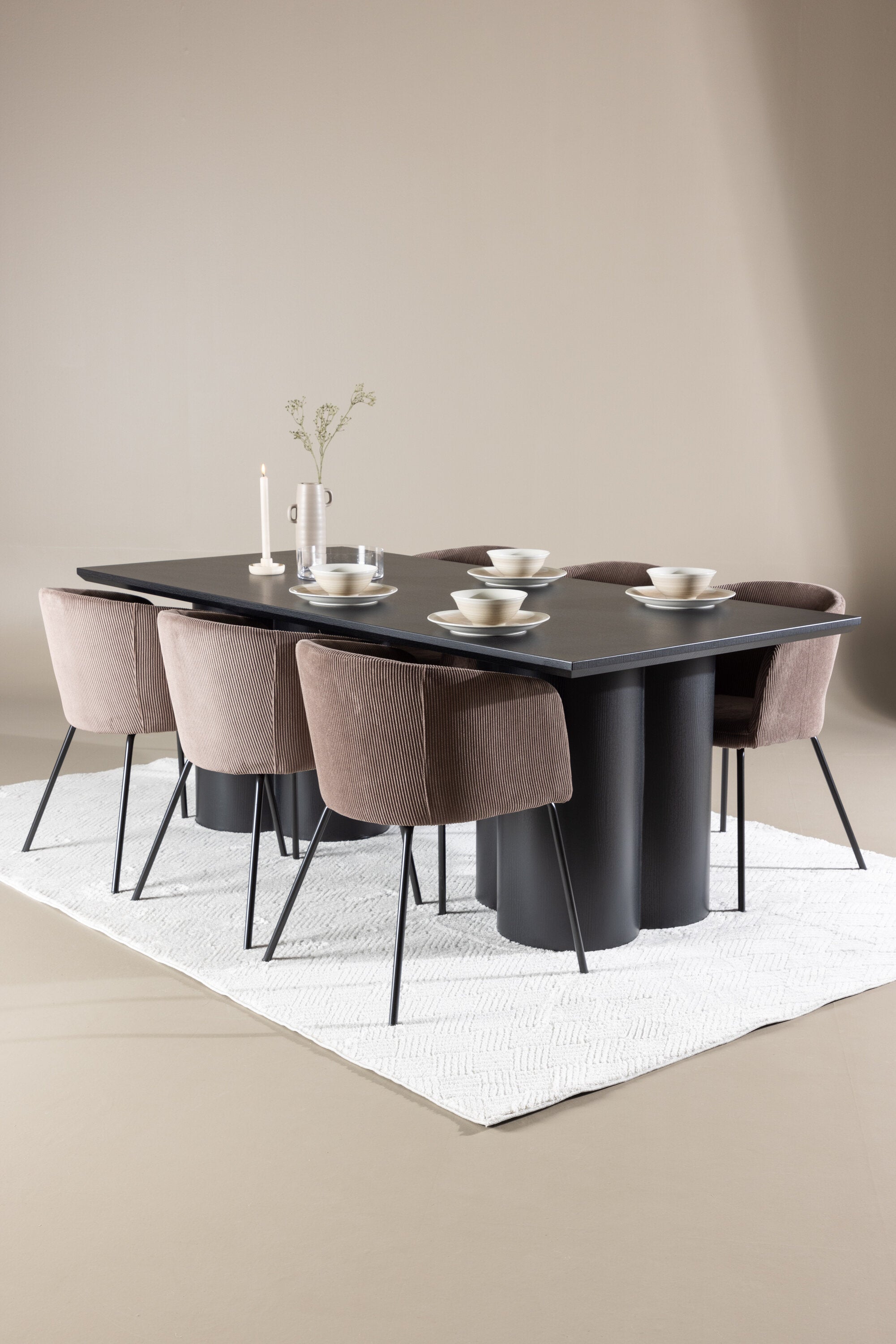 Olivia Matbord med Berit Matstol-GR Dining Set-Venture Home-peaceofhome.se