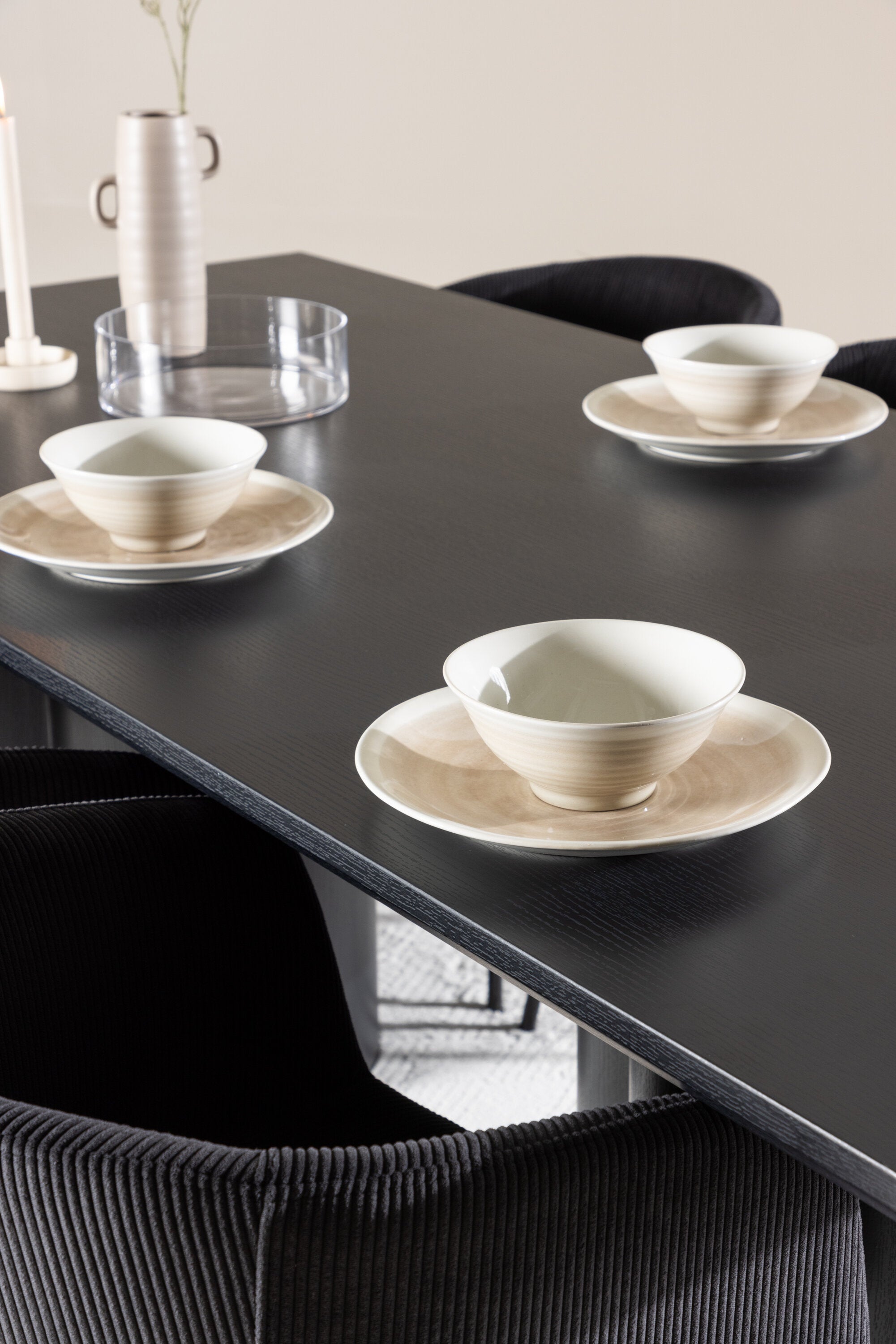 Olivia Matbord med Berit Matstol-GR Dining Set-Venture Home-peaceofhome.se