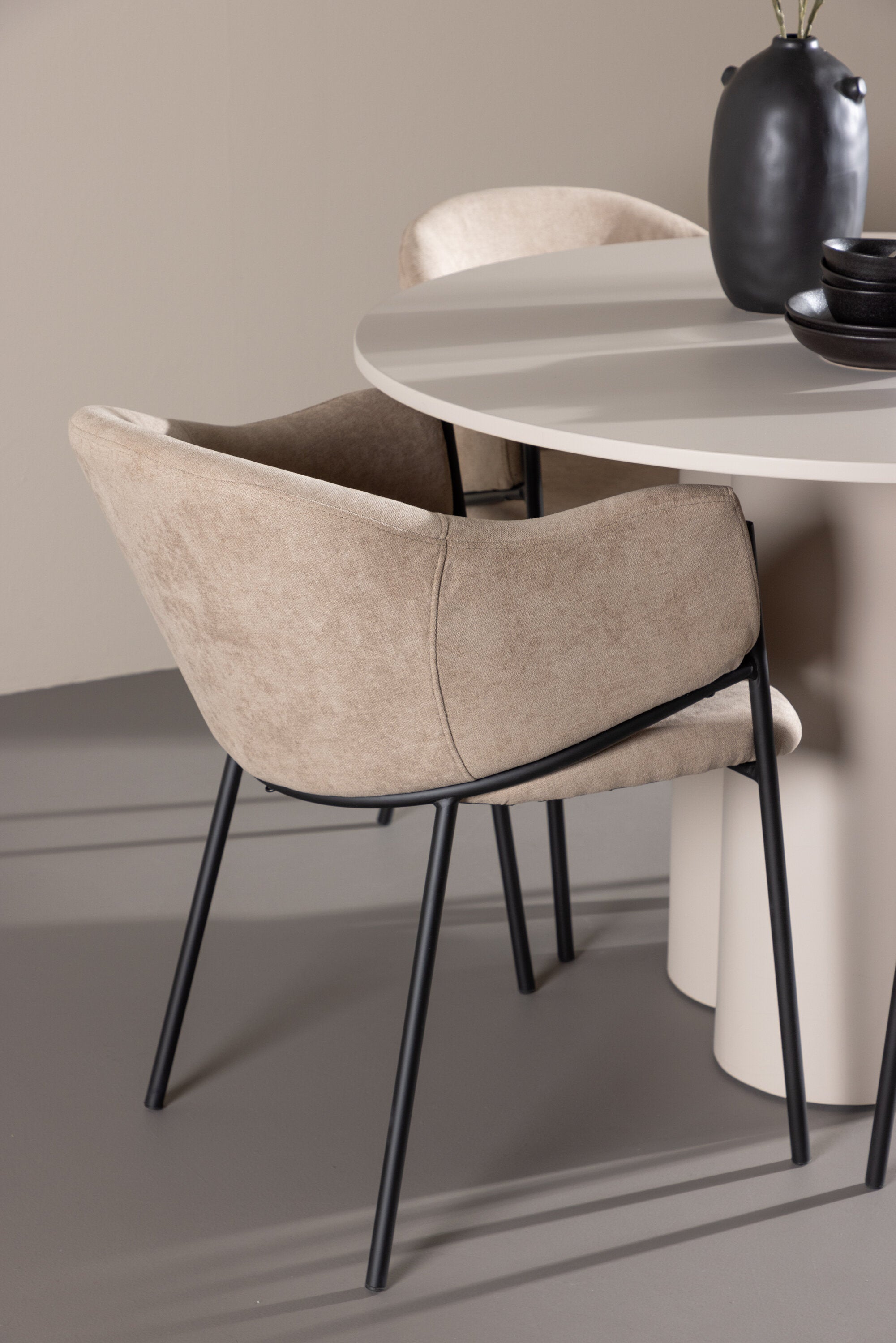 Olivia Matbord med Evelina Matstol-GR Dining Set-Venture Home-peaceofhome.se