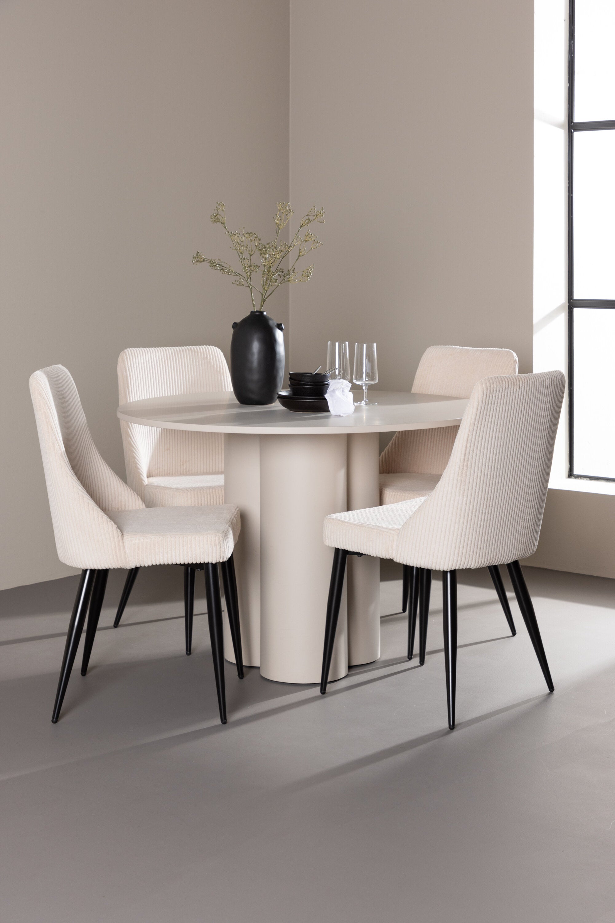 Olivia Matbord med Leone Matstol-GR Dining Set-Venture Home-peaceofhome.se