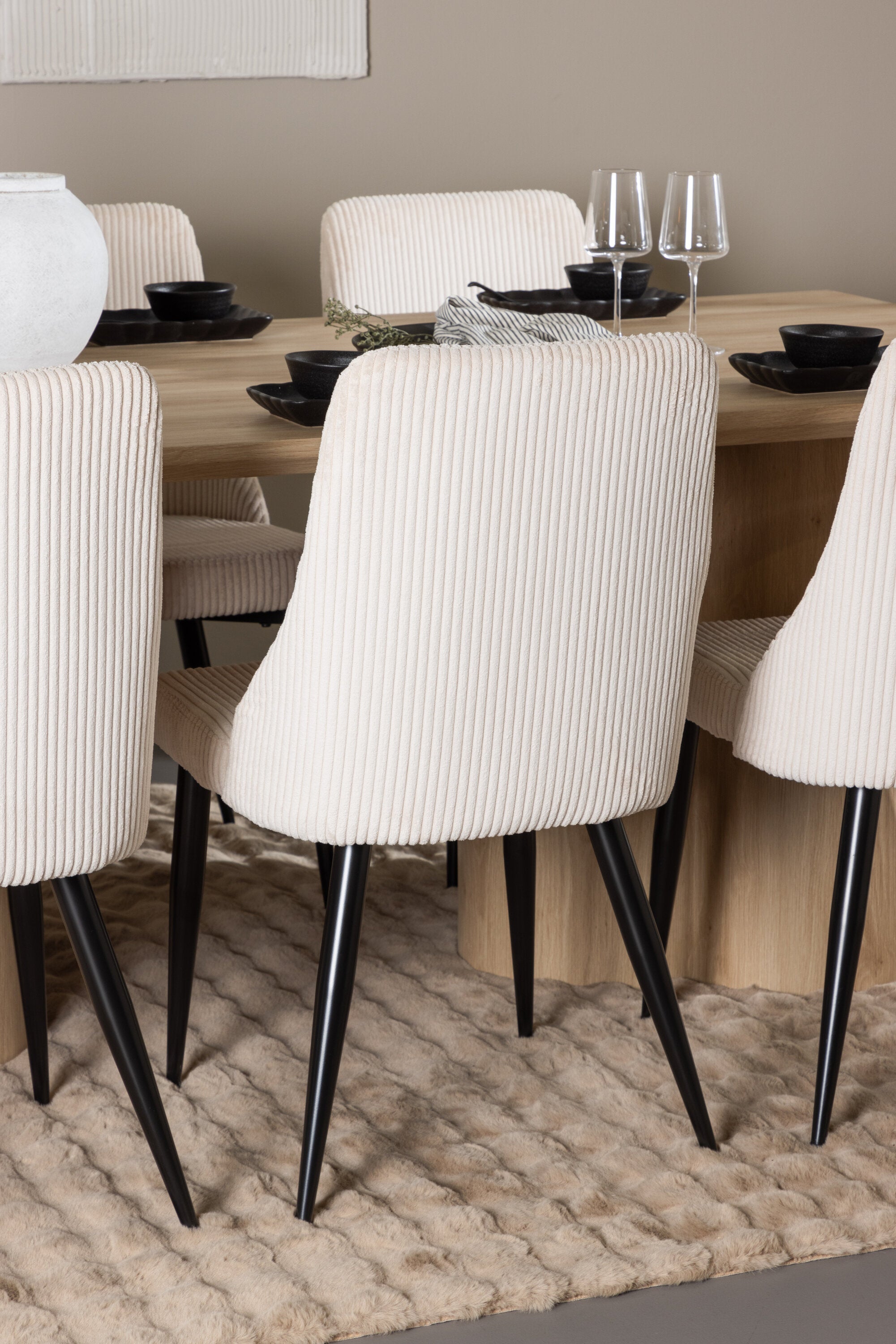 Olivia Matbord med Leone Matstol-GR Dining Set-Venture Home-peaceofhome.se