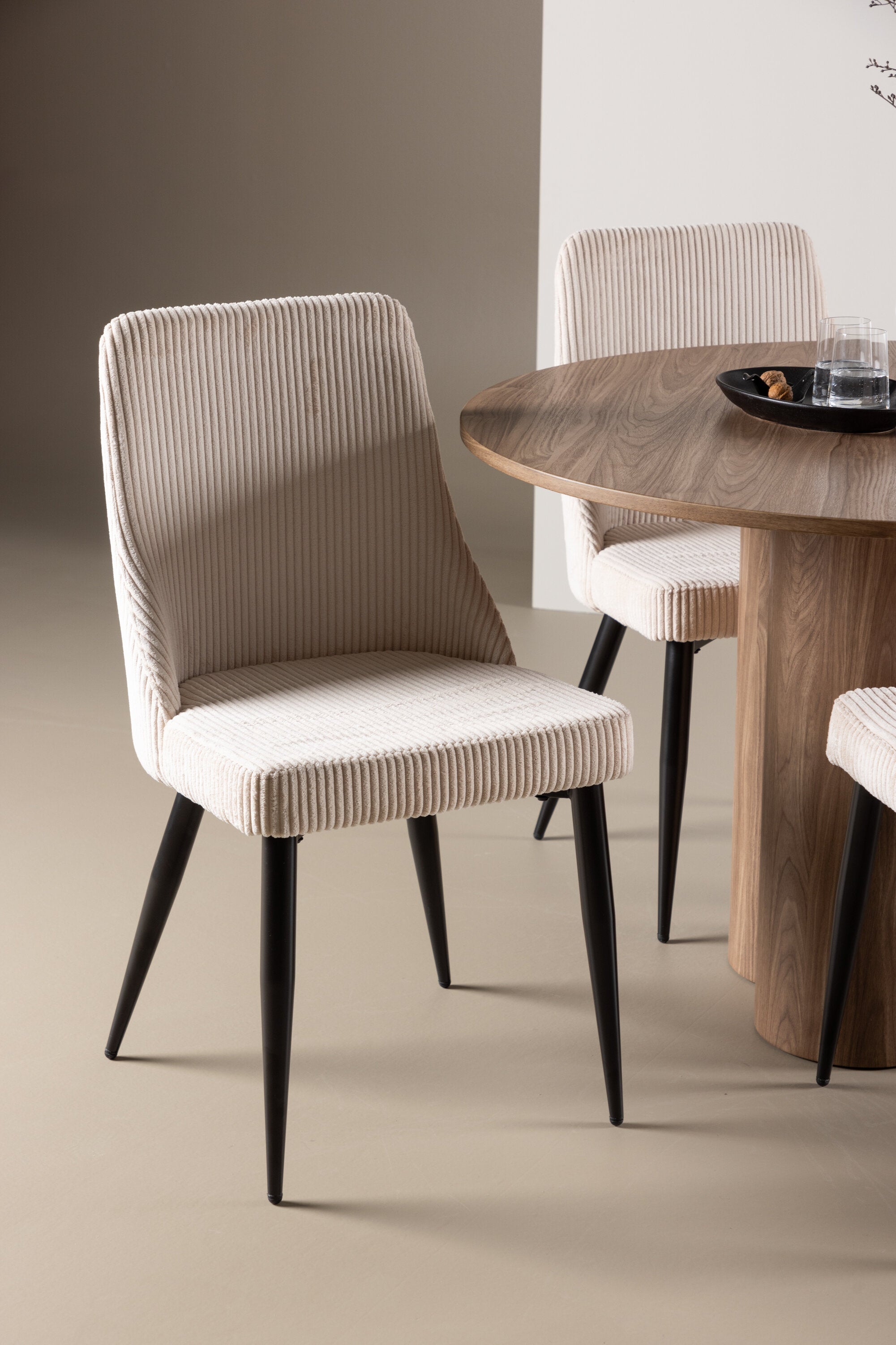 Olivia Matbord med Leone Matstol-GR Dining Set-Venture Home-peaceofhome.se