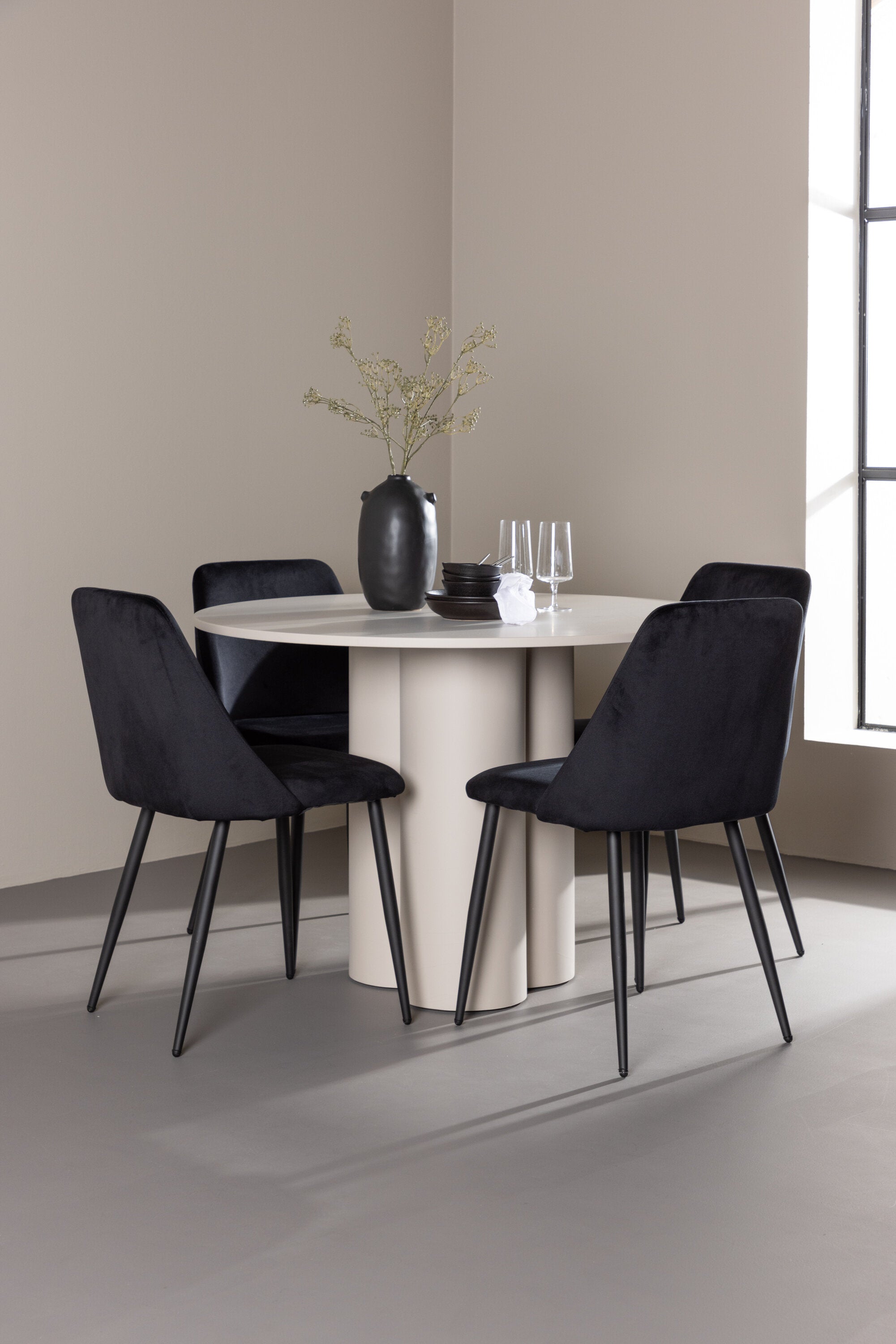 Olivia Matbord med Night Matstol-GR Dining Set-Venture Home-peaceofhome.se