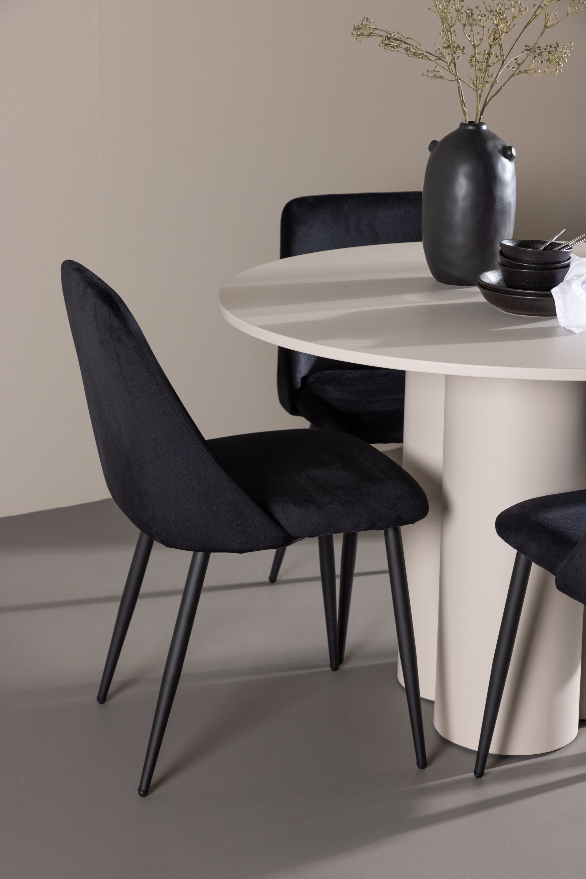 Olivia Matbord med Night Matstol-GR Dining Set-Venture Home-peaceofhome.se