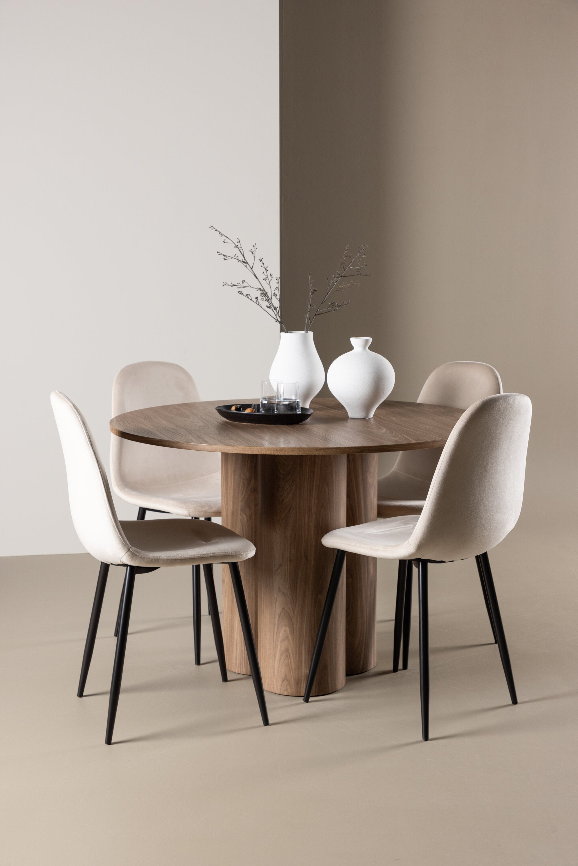 Olivia Matbord med Polar Matstol-GR Dining Set-Venture Home-peaceofhome.se