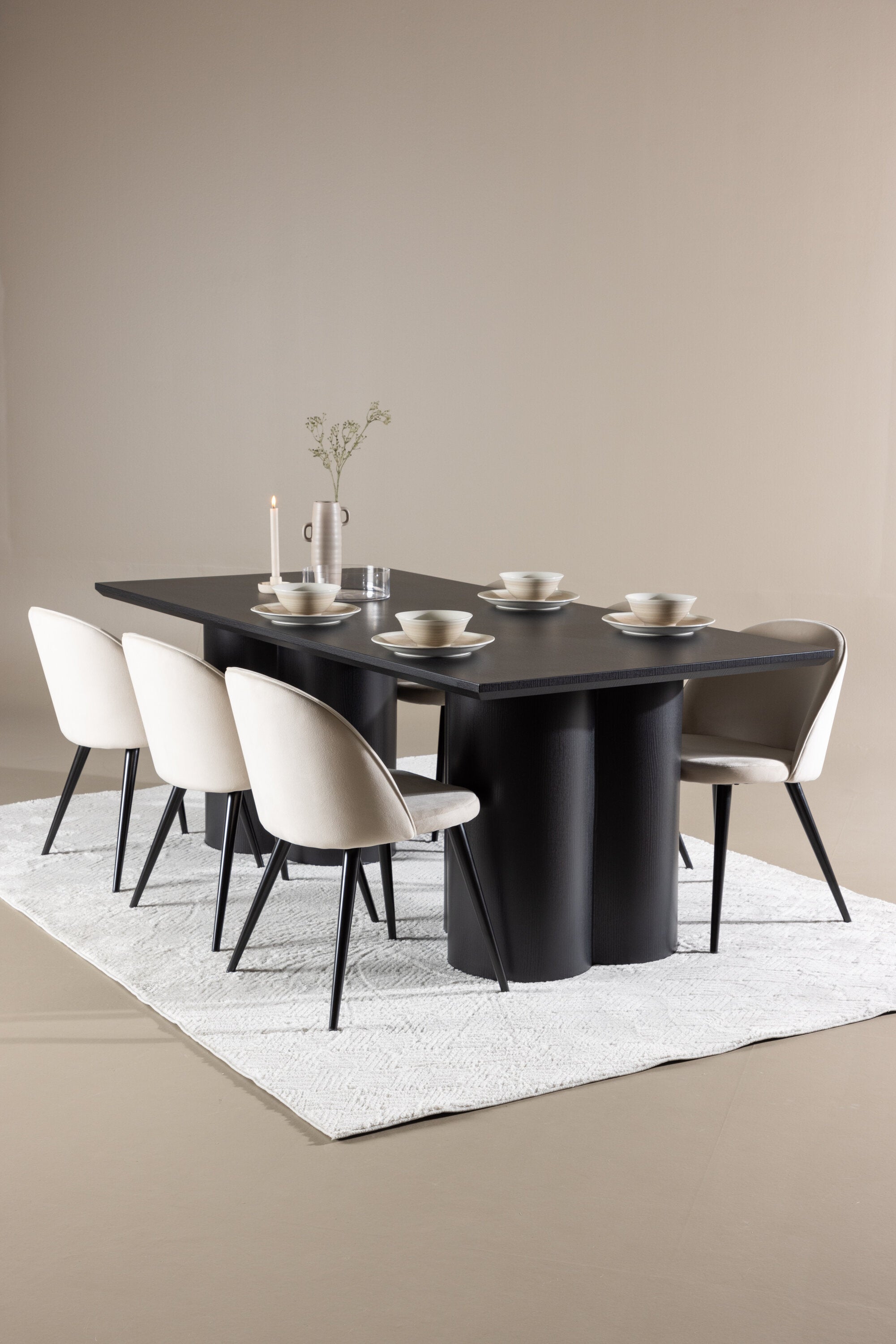 Olivia Matbord med Velvet Matstol-GR Dining Set-Venture Home-peaceofhome.se