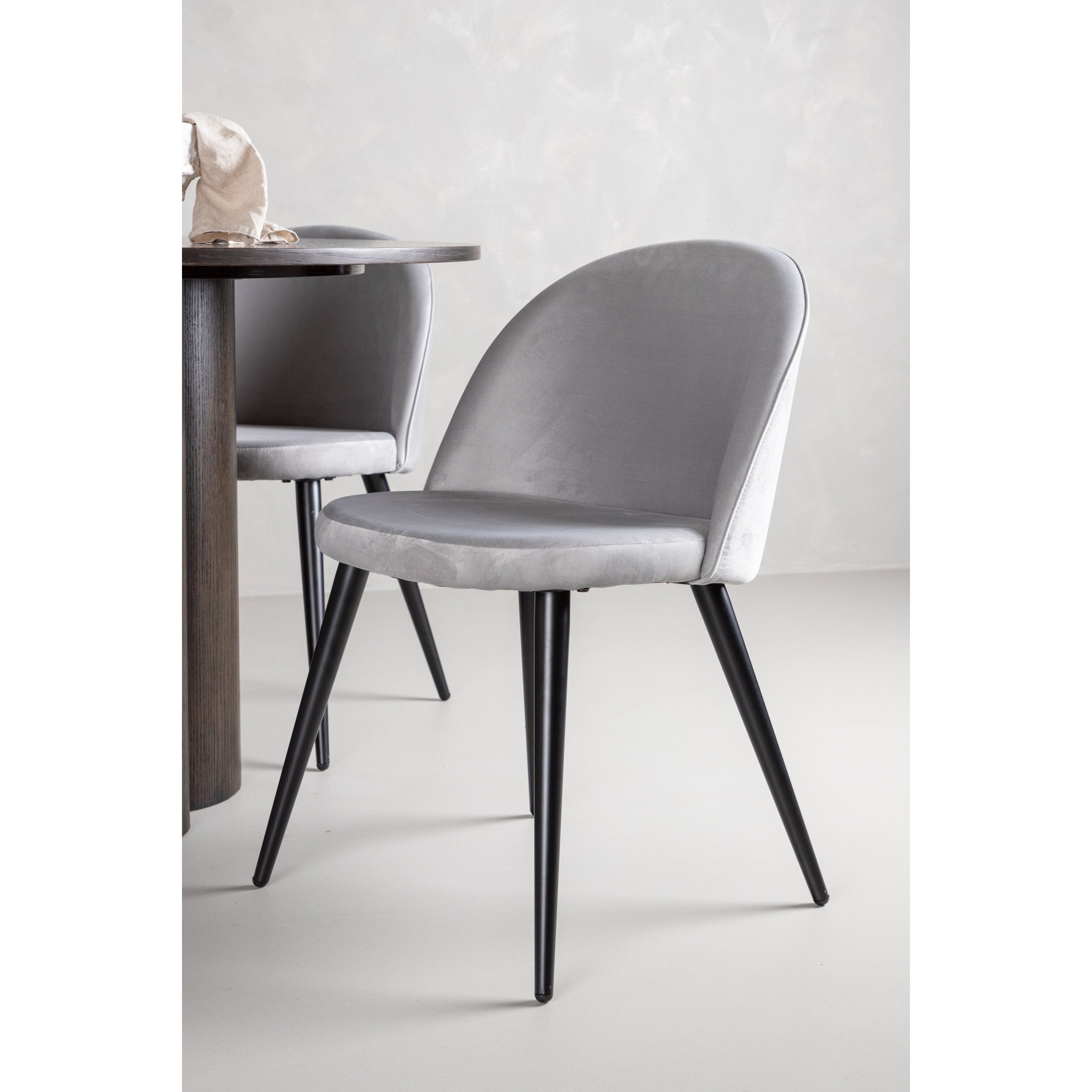 Olivia Rund Matgrupp-GR Dining Set-Venture Home-peaceofhome.se