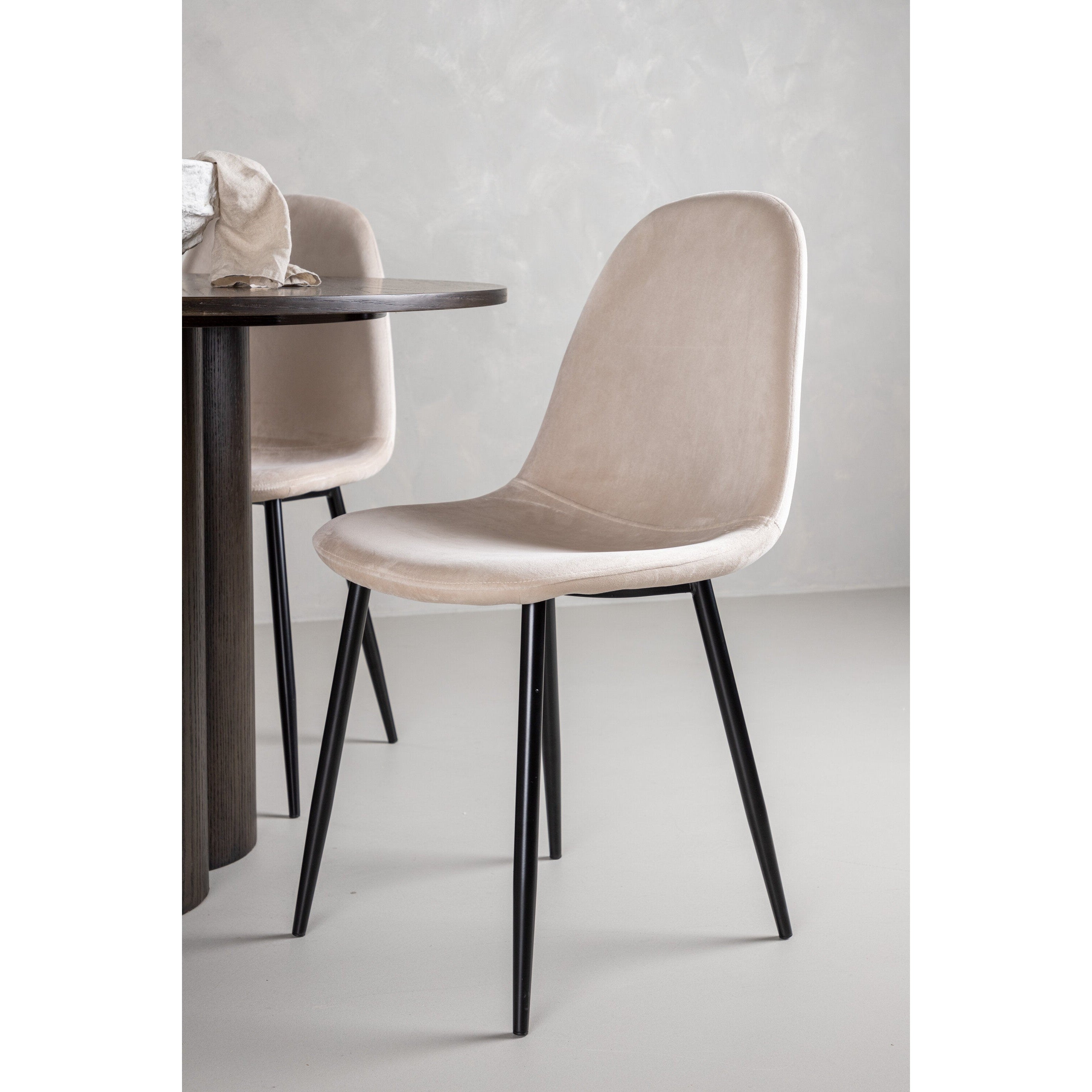 Olivia Rund Matgrupp-GR Dining Set-Venture Home-peaceofhome.se