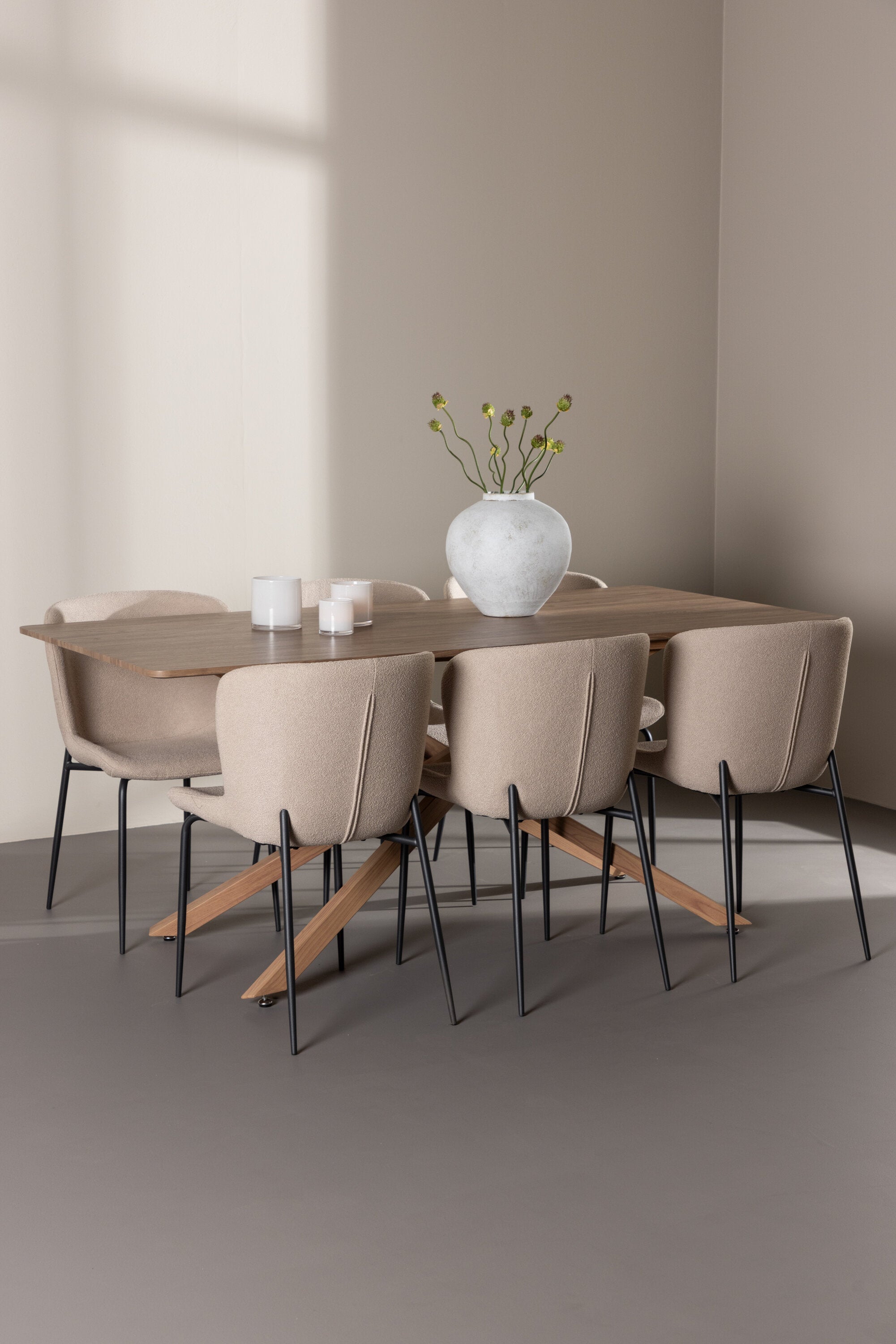 Piazza Matbord med Modesto Matstol-GR Dining Set-Venture Home-peaceofhome.se