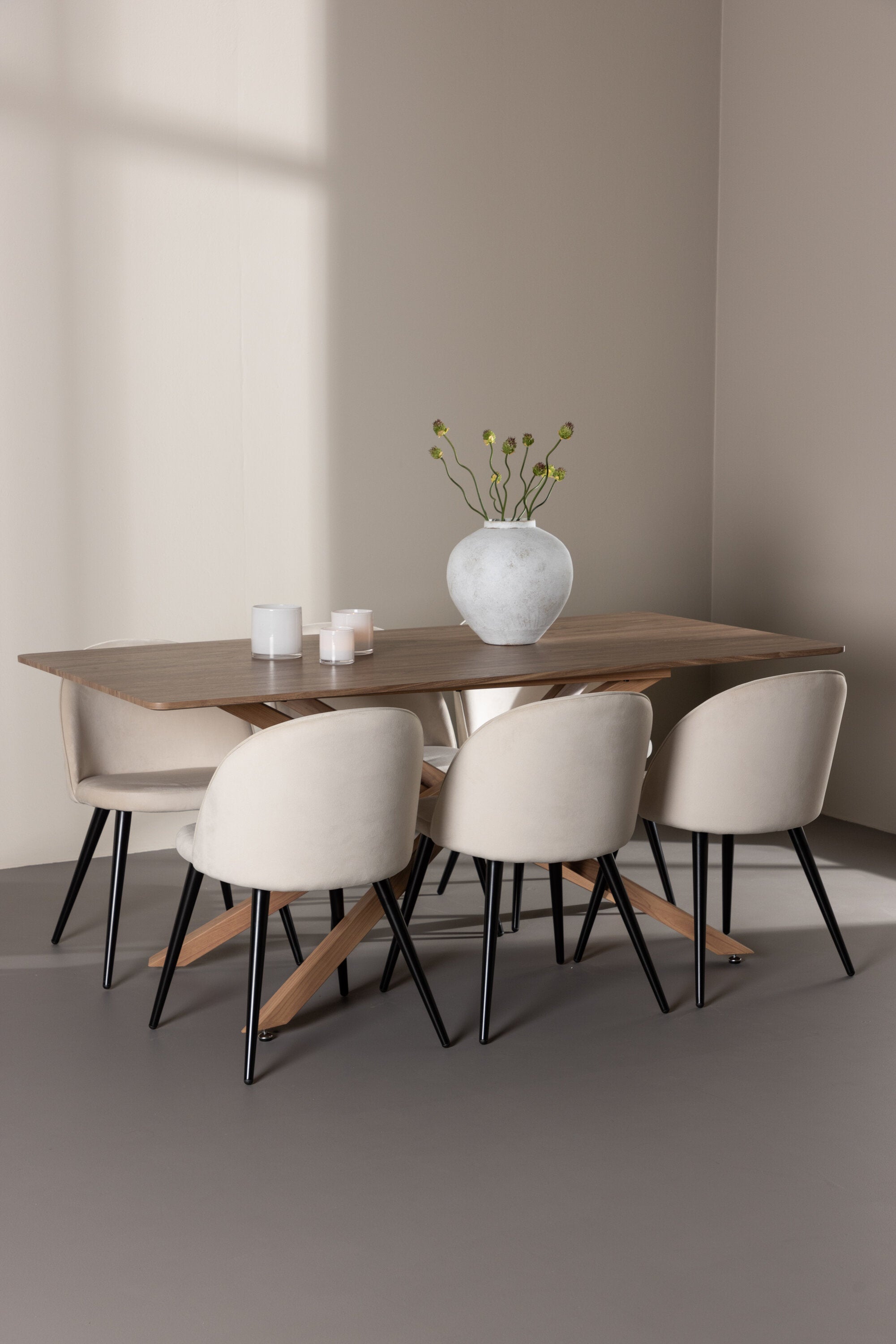 Piazza Matbord med Velvet Matstol-GR Dining Set-Venture Home-peaceofhome.se