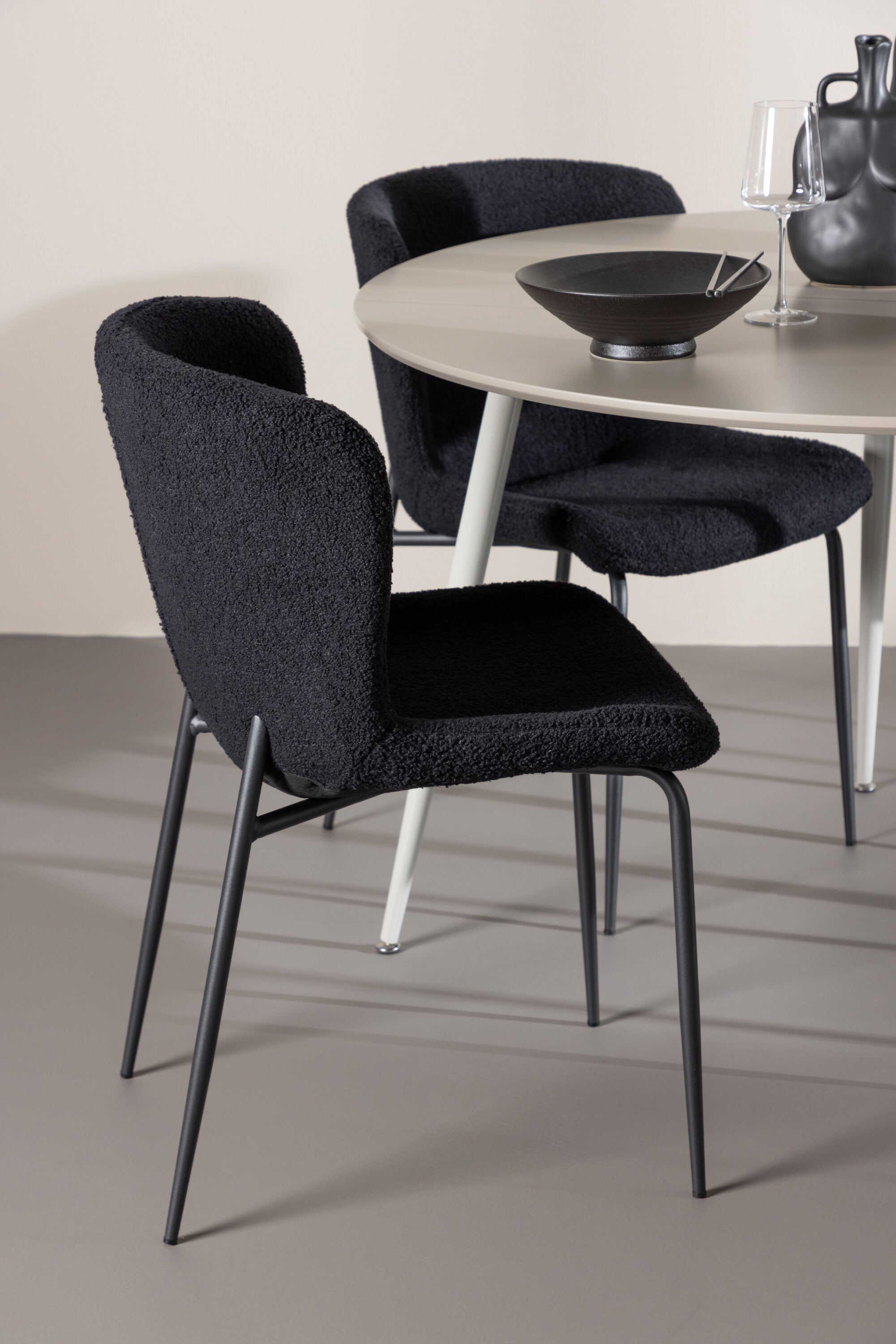 Plaza Matbord med Modesto Matstol-GR Dining Set-Venture Home-peaceofhome.se