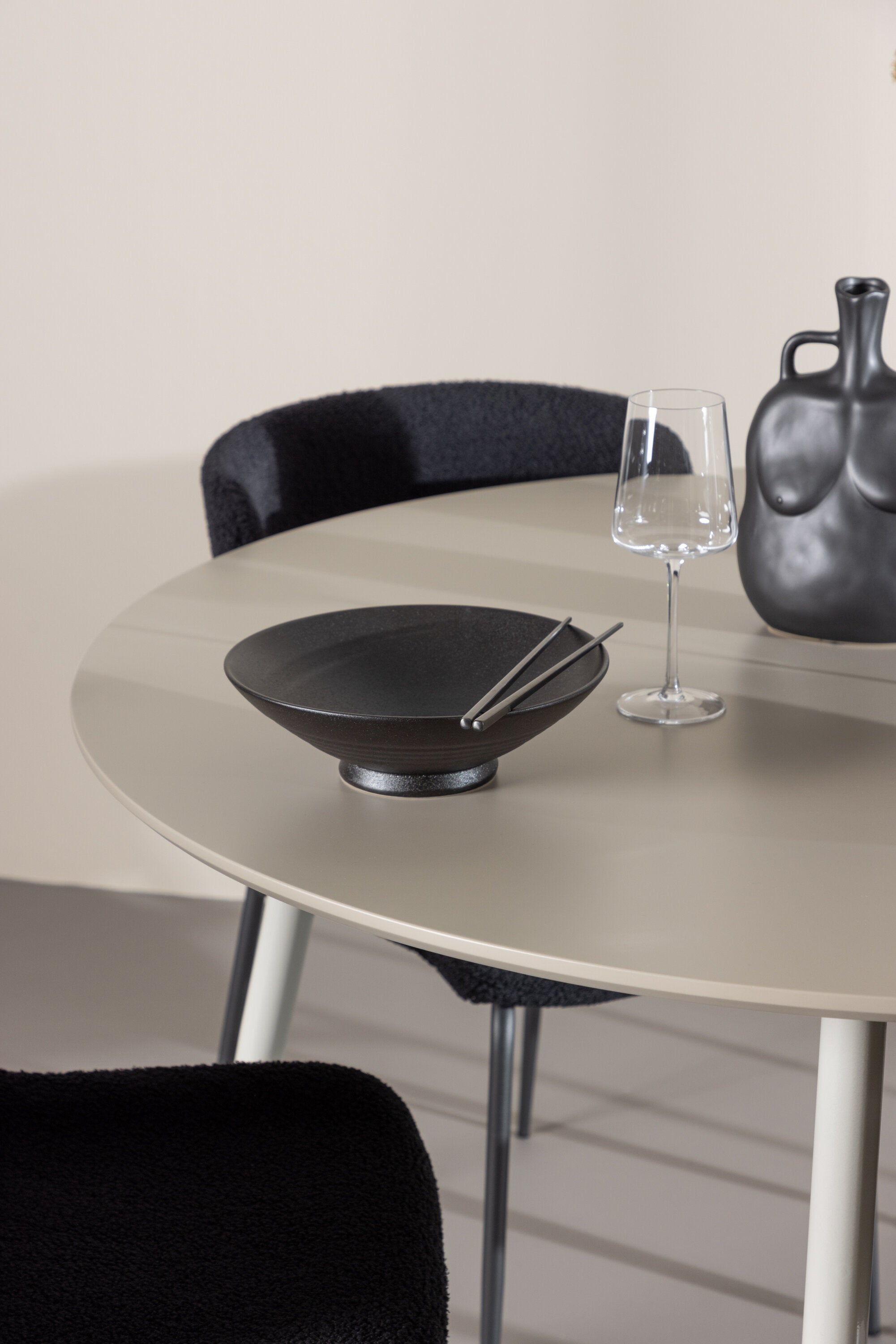 Plaza Matbord med Modesto Matstol-GR Dining Set-Venture Home-peaceofhome.se