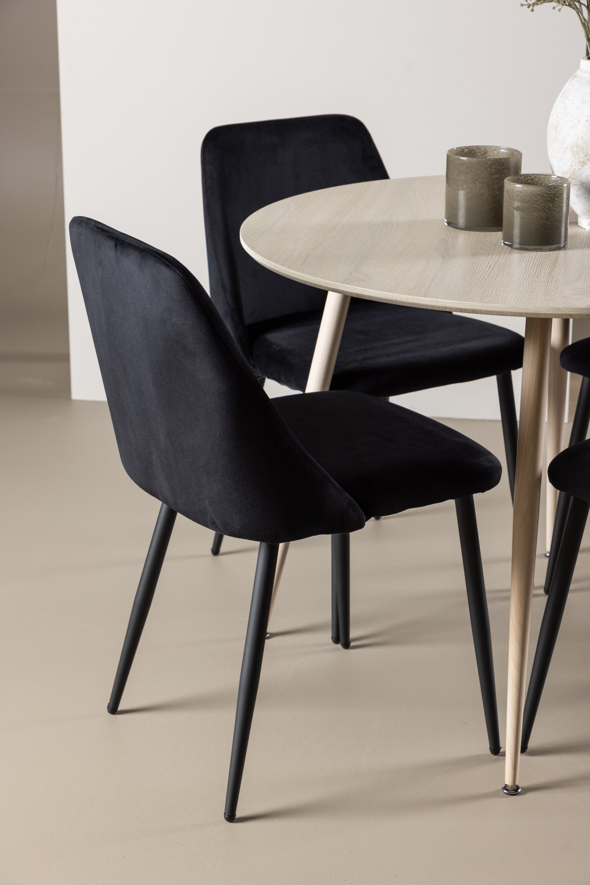 Plaza Matbord med Night Matstol-GR Dining Set-Venture Home-peaceofhome.se