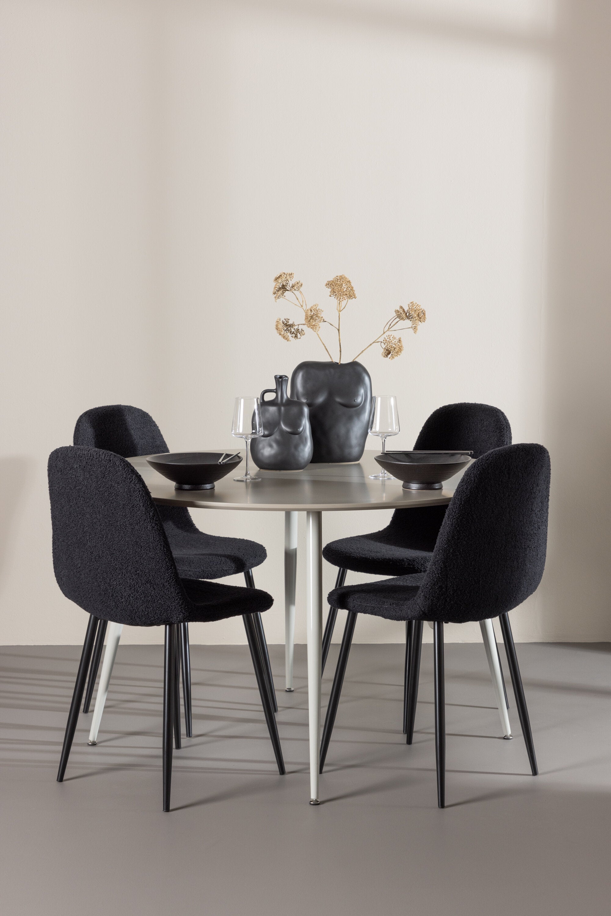 Plaza Matbord med Polar Matstol-GR Dining Set-Venture Home-peaceofhome.se