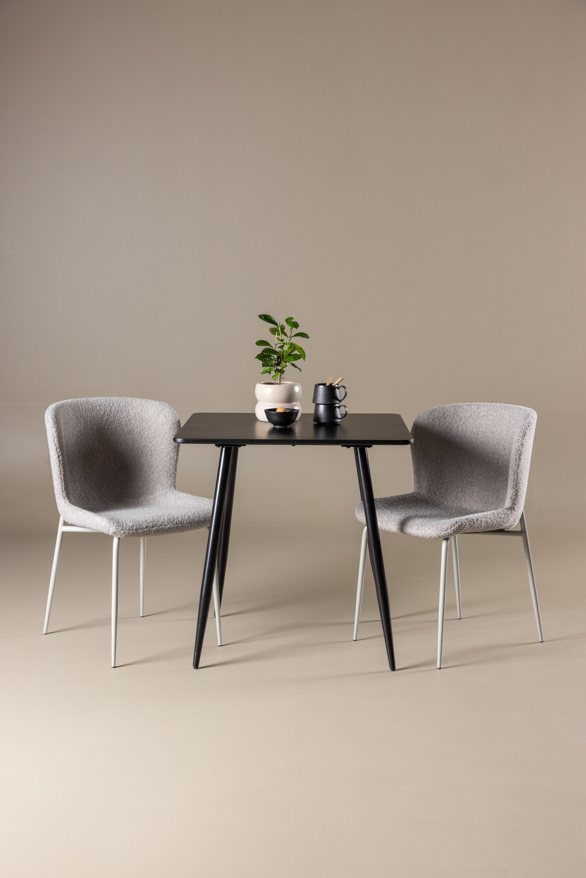 Polar Matbord med Modesto Matstol-GR Dining Set-Venture Home-peaceofhome.se