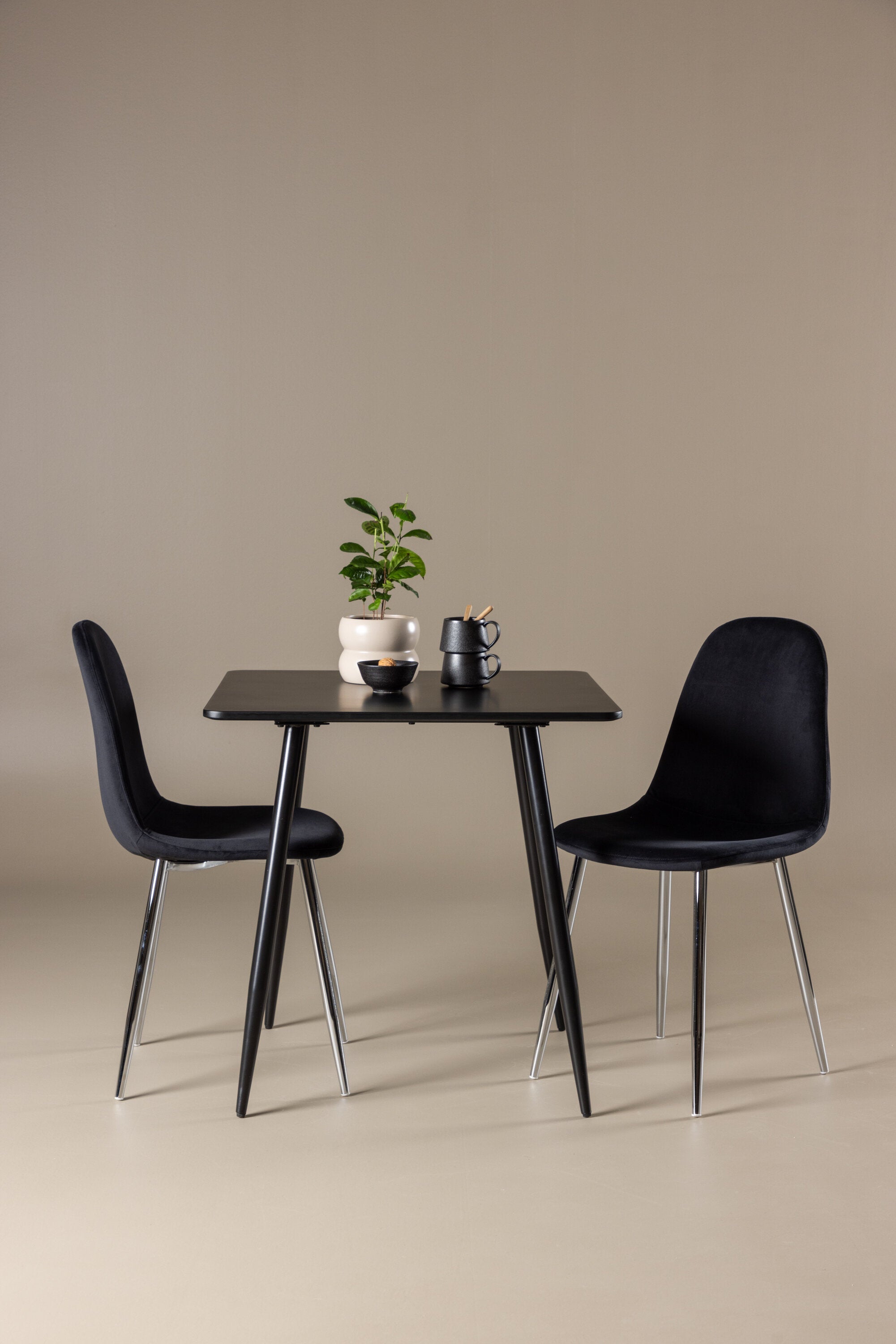 Polar Matbord med Polar Matstol-GR Dining Set-Venture Home-peaceofhome.se