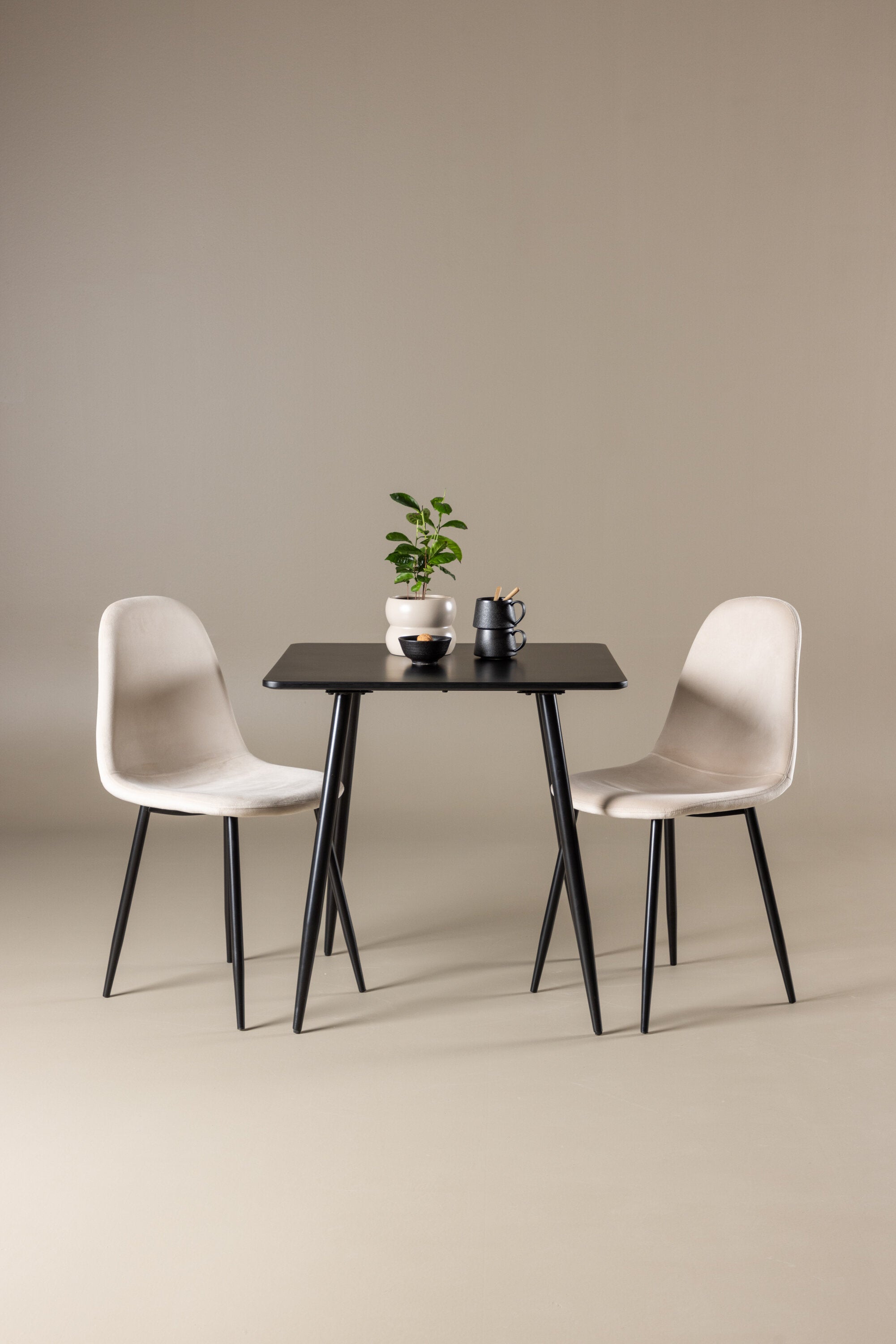 Polar Matbord med Polar Matstol-GR Dining Set-Venture Home-peaceofhome.se