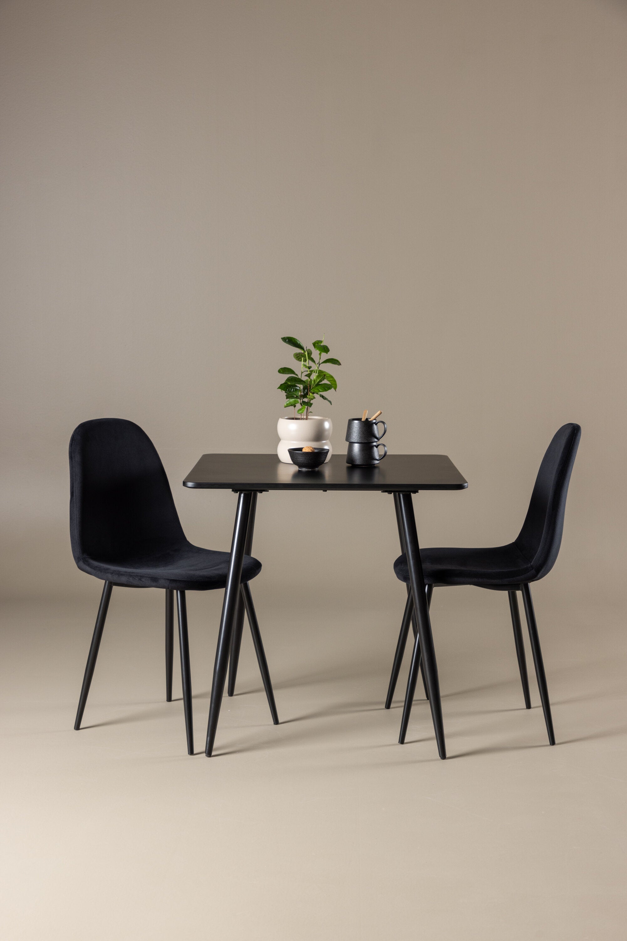 Polar Matbord med Polar Matstol-GR Dining Set-Venture Home-peaceofhome.se