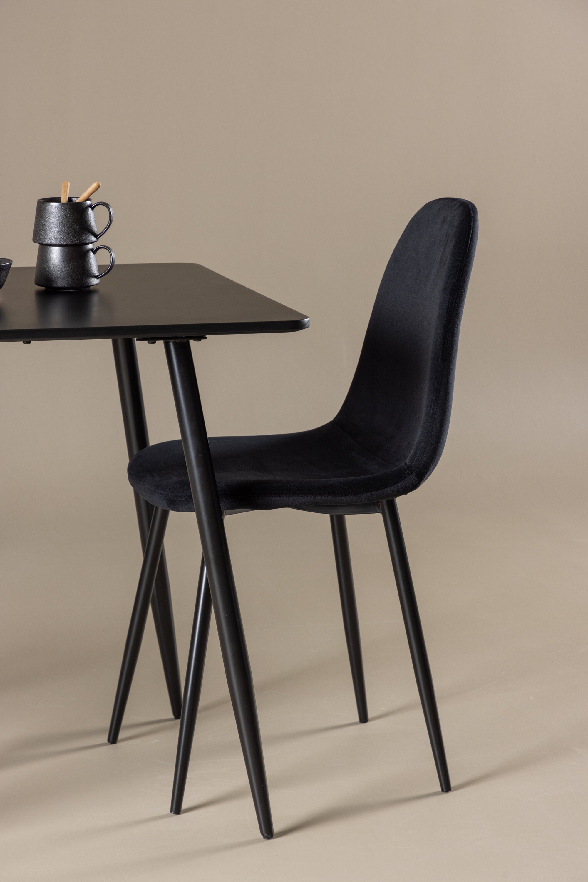 Polar Matbord med Polar Matstol-GR Dining Set-Venture Home-peaceofhome.se