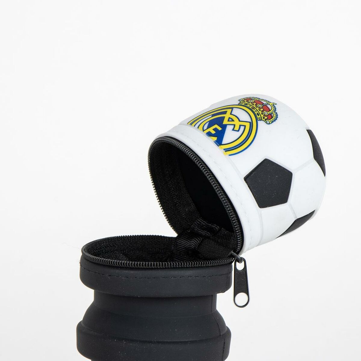 Skolväska Real Madrid C.F. Svart-Kontor och Kontorsmaterial, Skol- och utbildningsmaterial-Real Madrid C.F.-peaceofhome.se