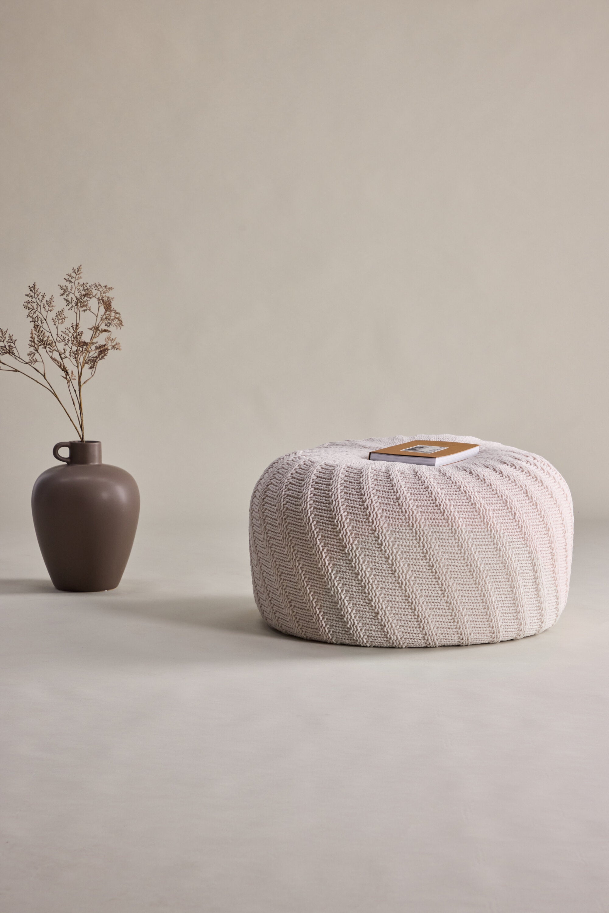 Ted Puff-Ottoman / Pouf-Venture Home-peaceofhome.se