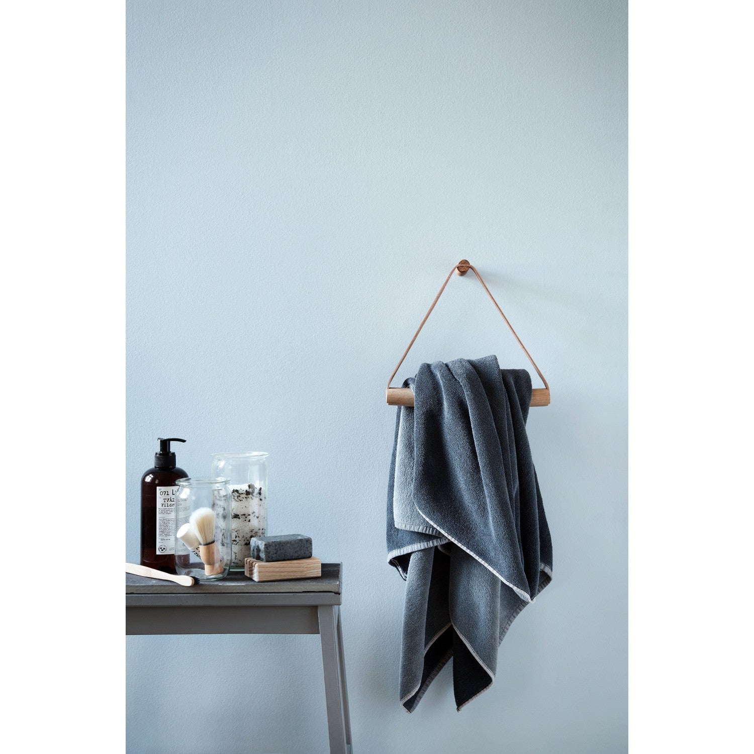 Towel Hanger Handdukshängare - Oljad Ek-Handdukshängare-Ekta Living-peaceofhome.se