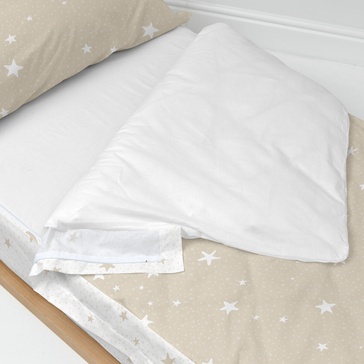 Vadderat täcke HappyFriday Basic Little Star Beige 105 x 200 cm-Hem och matlagning, Mjuk inredning-HappyFriday-peaceofhome.se