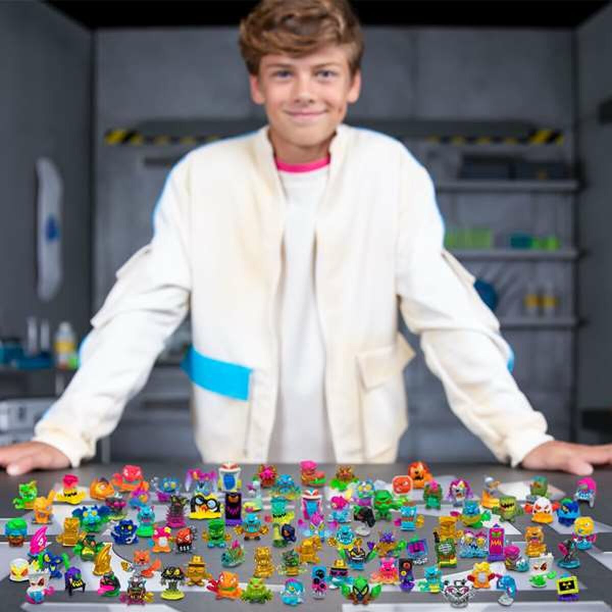 Vetenskapsspel Famosa MrBeast-Leksaker och spel, Spel och tillbehör-Famosa-peaceofhome.se