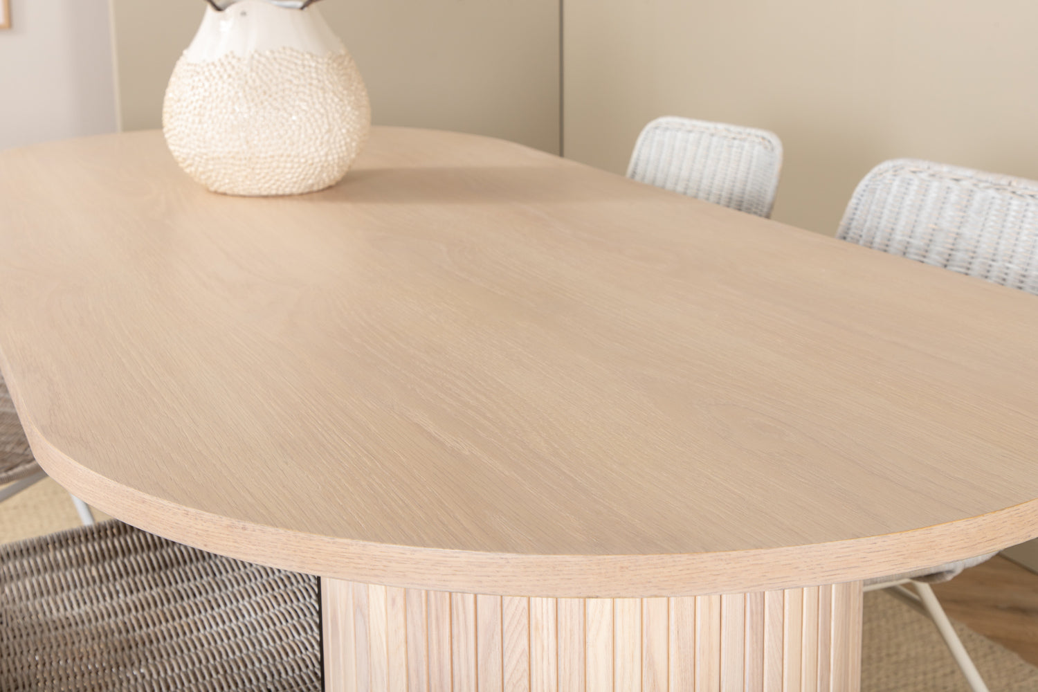 Bianca Oval Matgrupp-GR Dining Set-Venture Home-peaceofhome.se
