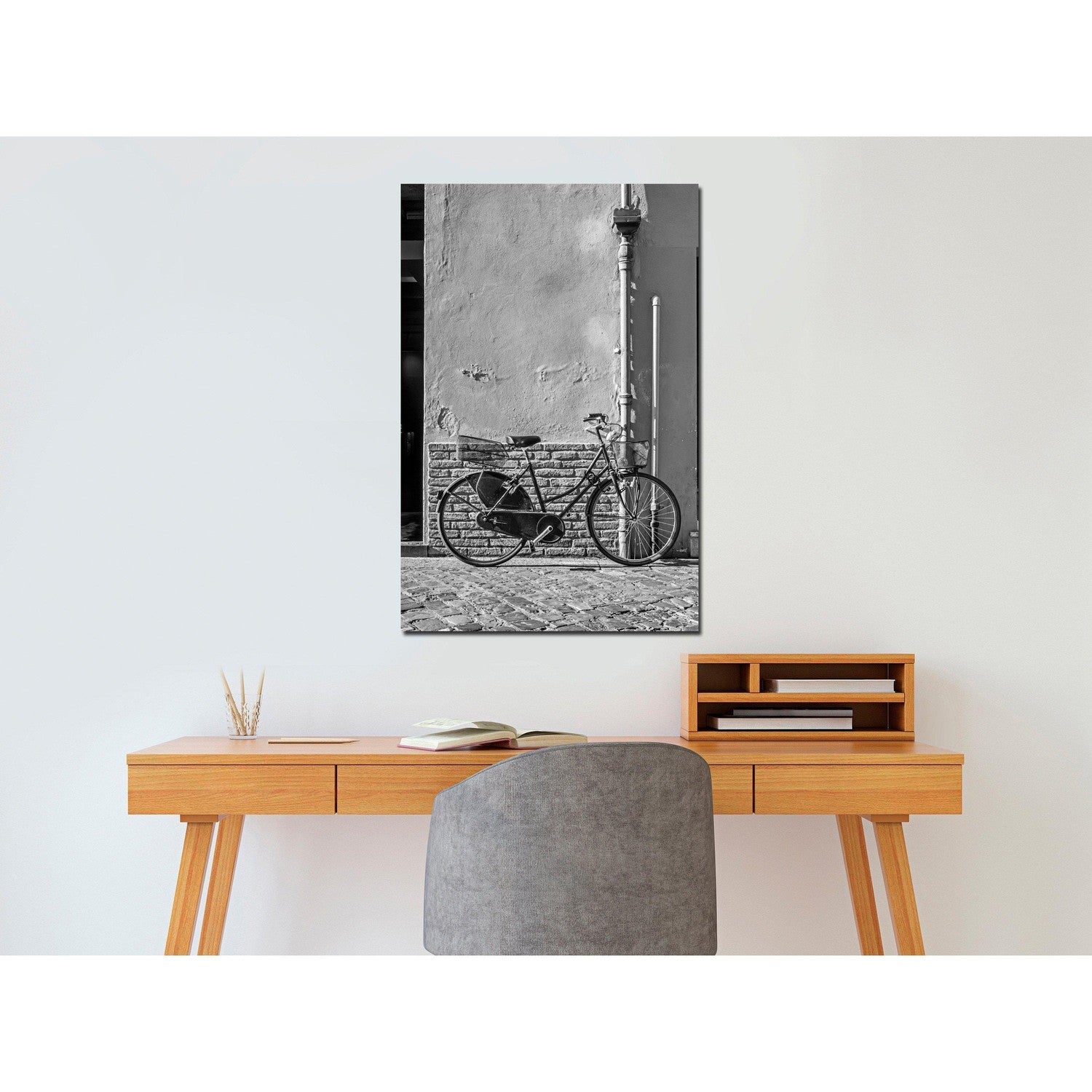 Canvas Tavla - Old Italian Bicycle Vertical-Tavla Canvas-Artgeist-peaceofhome.se