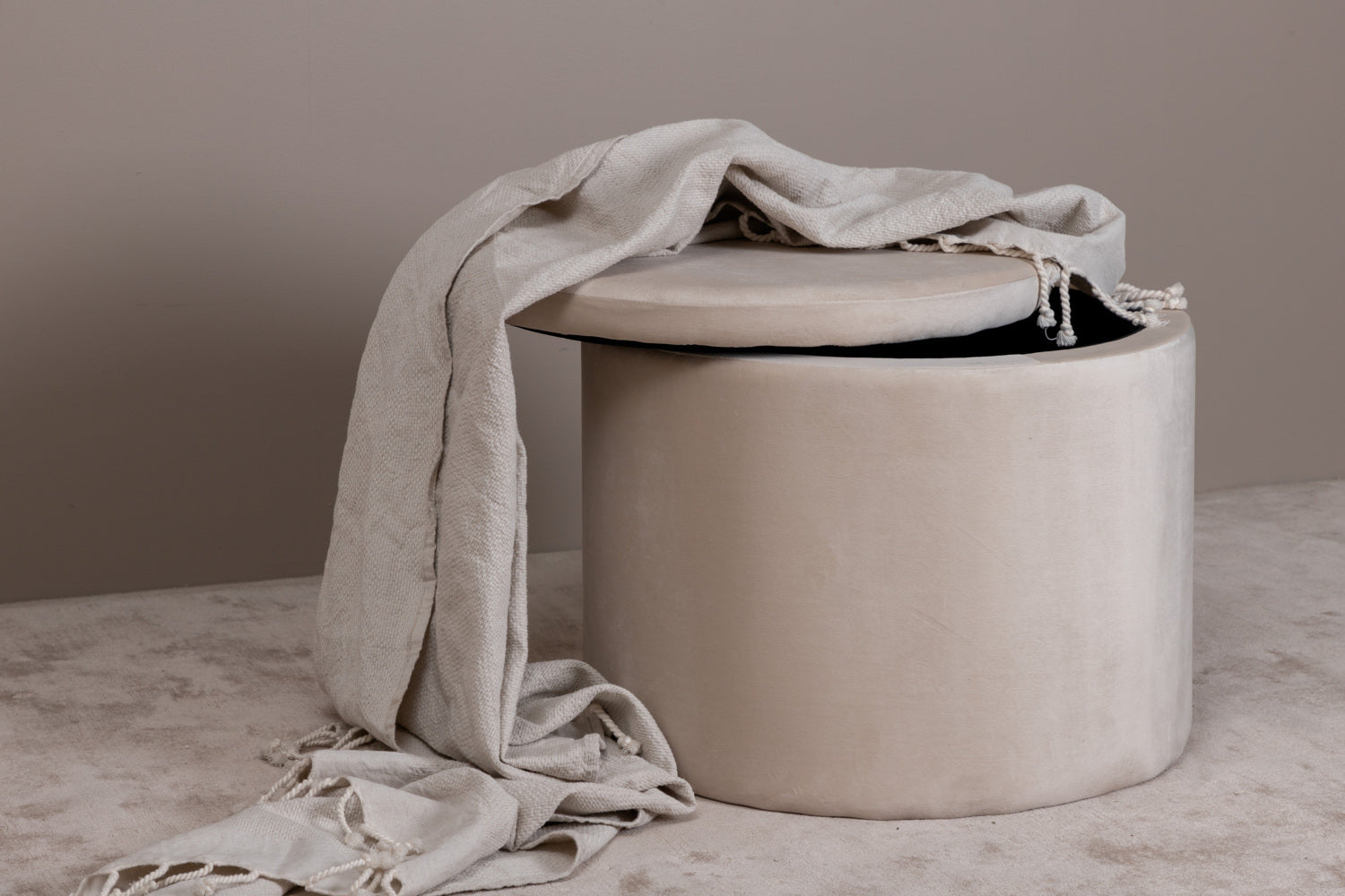 Dunken Puff-Ottoman / Pouf-Venture Home-peaceofhome.se