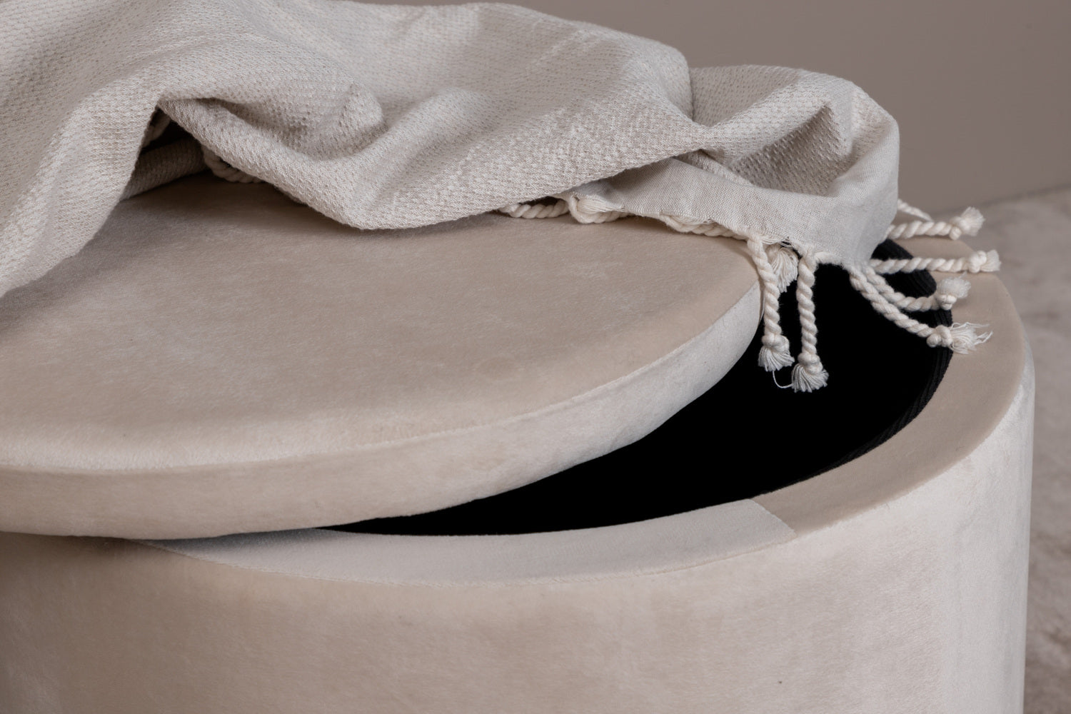 Dunken Puff-Ottoman / Pouf-Venture Home-peaceofhome.se