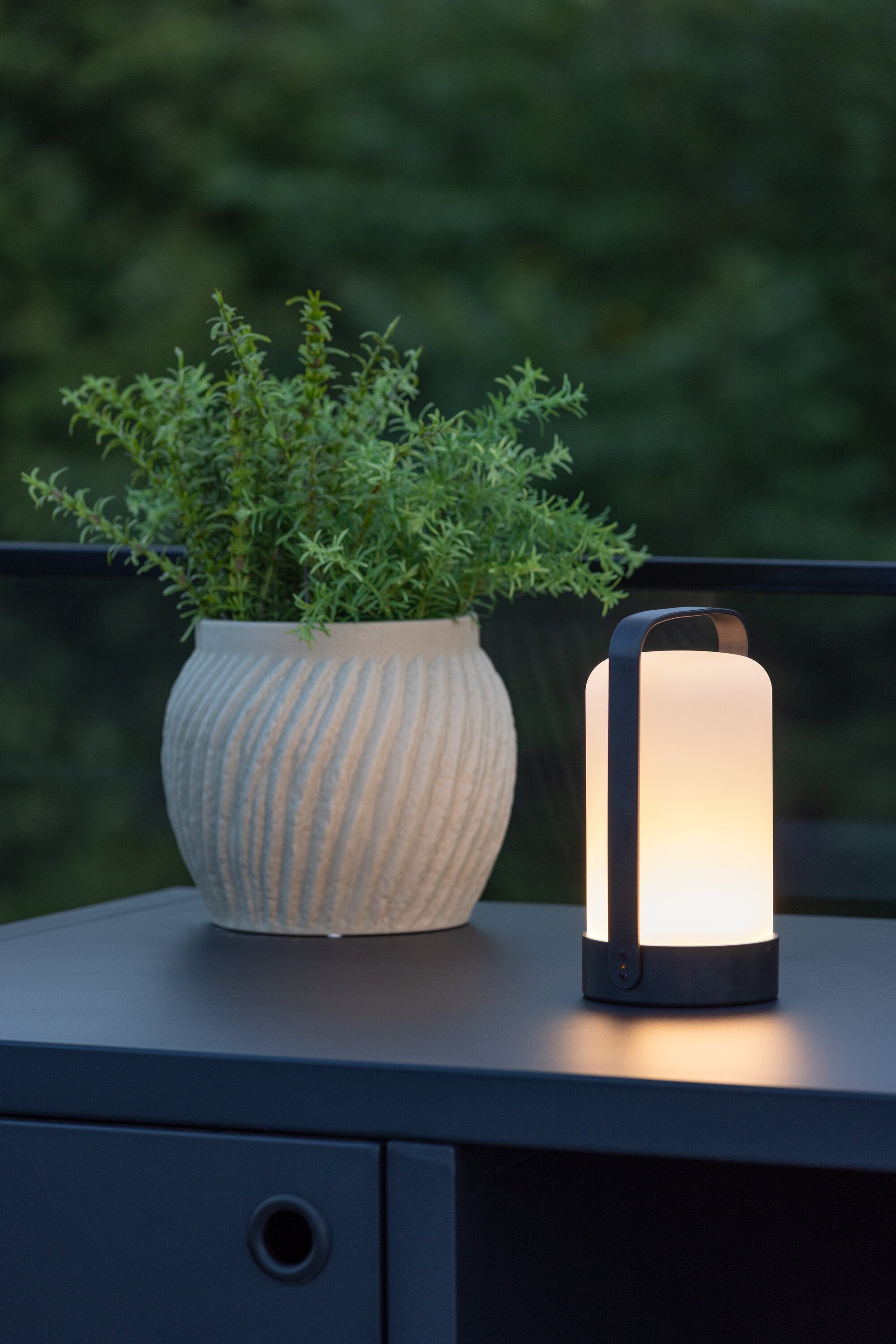 Fern Bordslampa-Lighting-Venture Home-peaceofhome.se