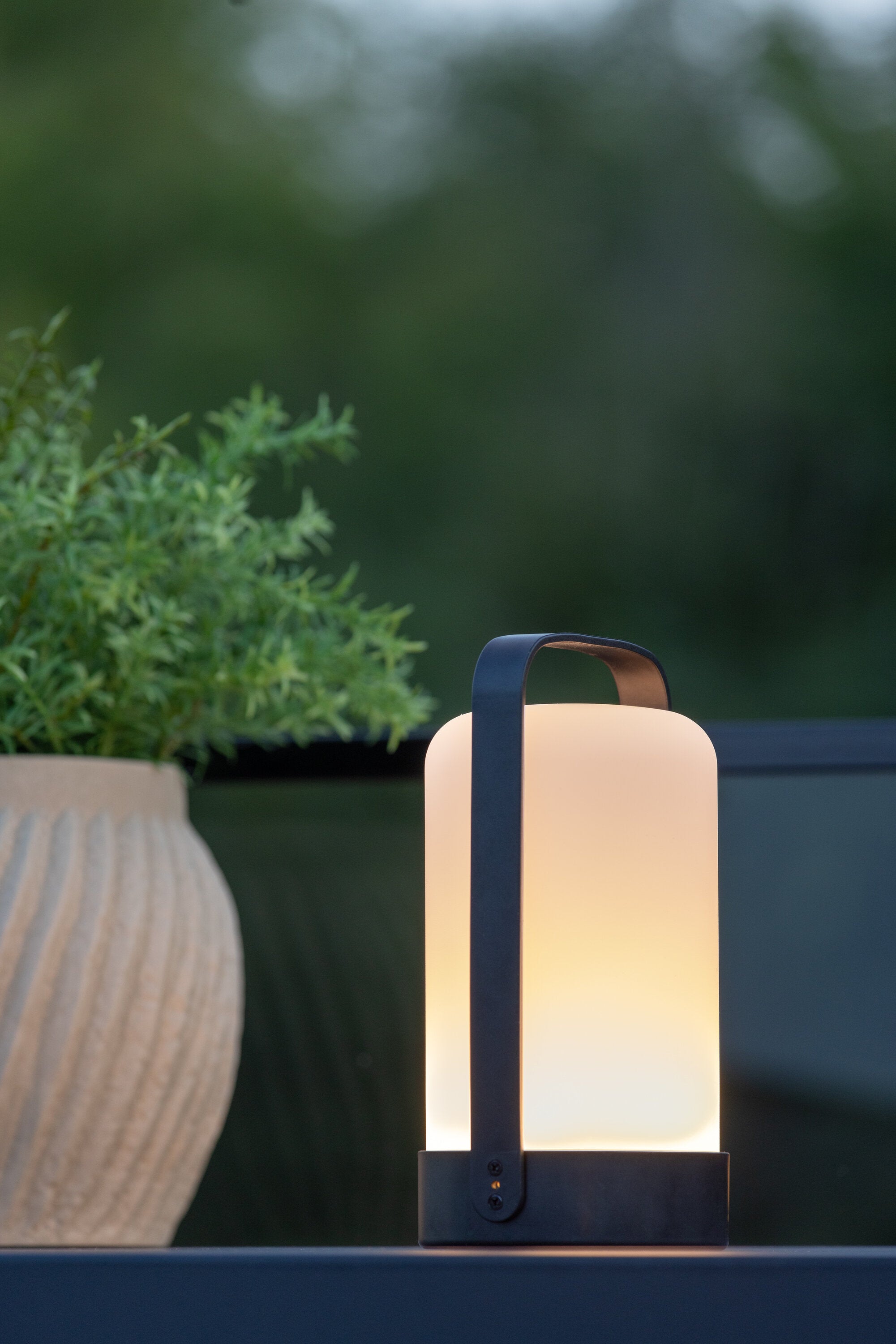 Fern Bordslampa-Lighting-Venture Home-peaceofhome.se