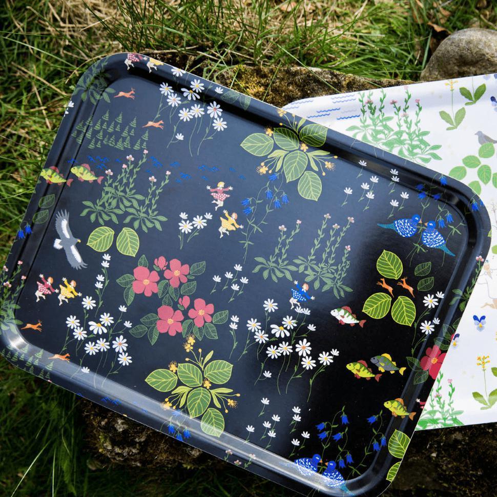 Himlajorden Bricka - Svart-Bricka-Arvidssons Textil-peaceofhome.se