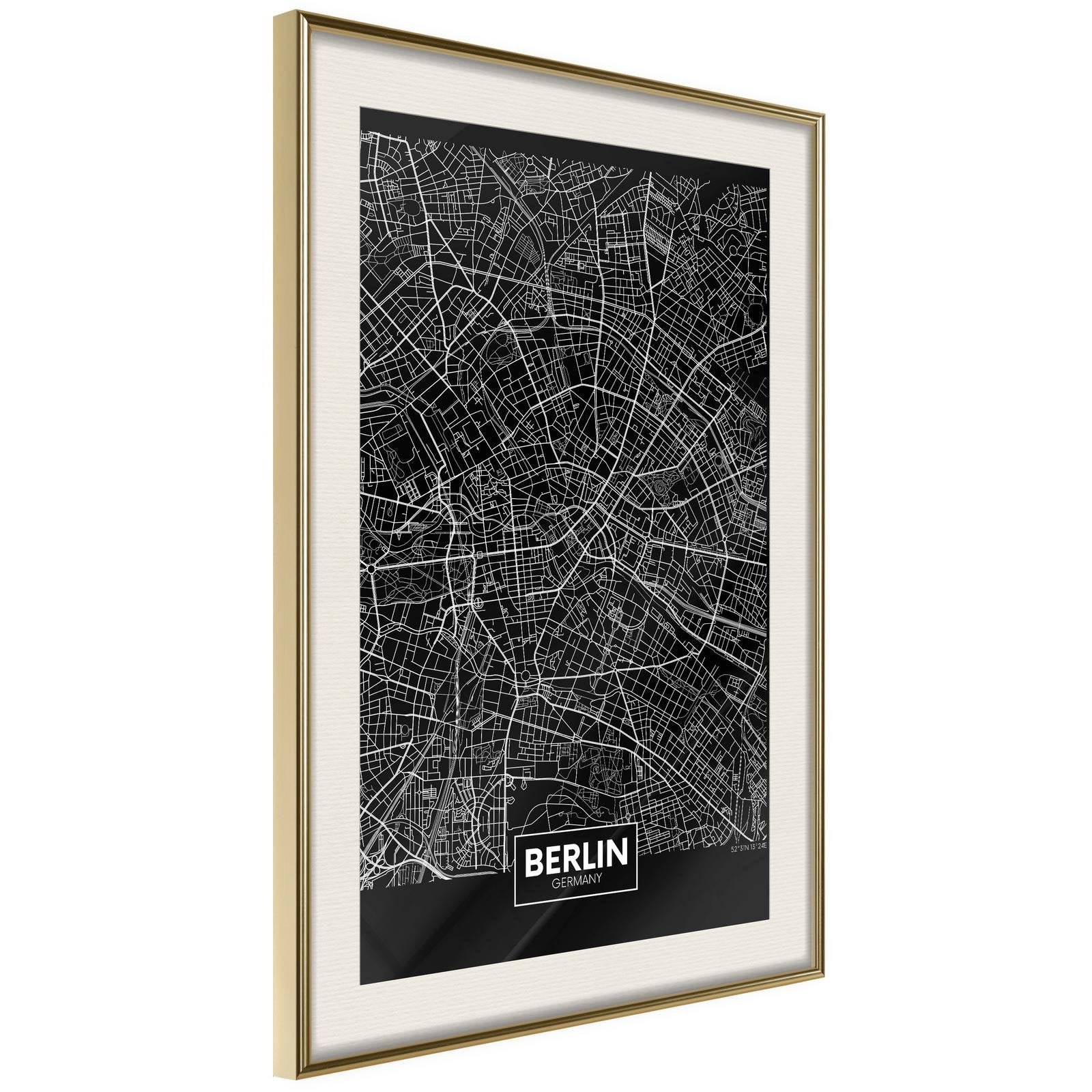 Inramad Poster / Tavla - City Map: Berlin (Dark)-Poster Inramad-Artgeist-20x30-Guldram med passepartout-peaceofhome.se
