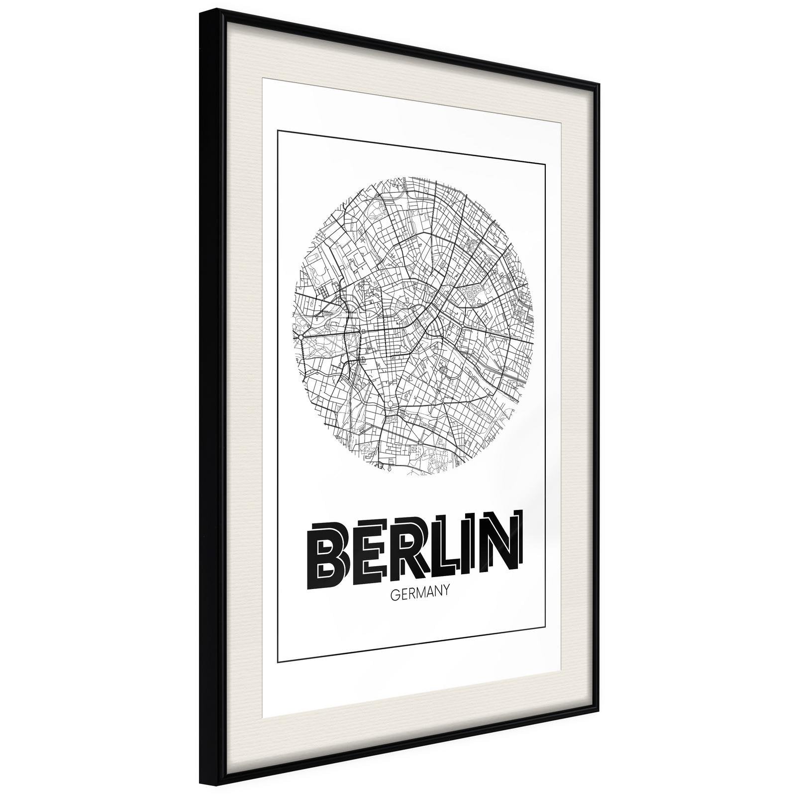 Inramad Poster / Tavla - City Map: Berlin (Round)-Poster Inramad-Artgeist-20x30-Svart ram med passepartout-peaceofhome.se