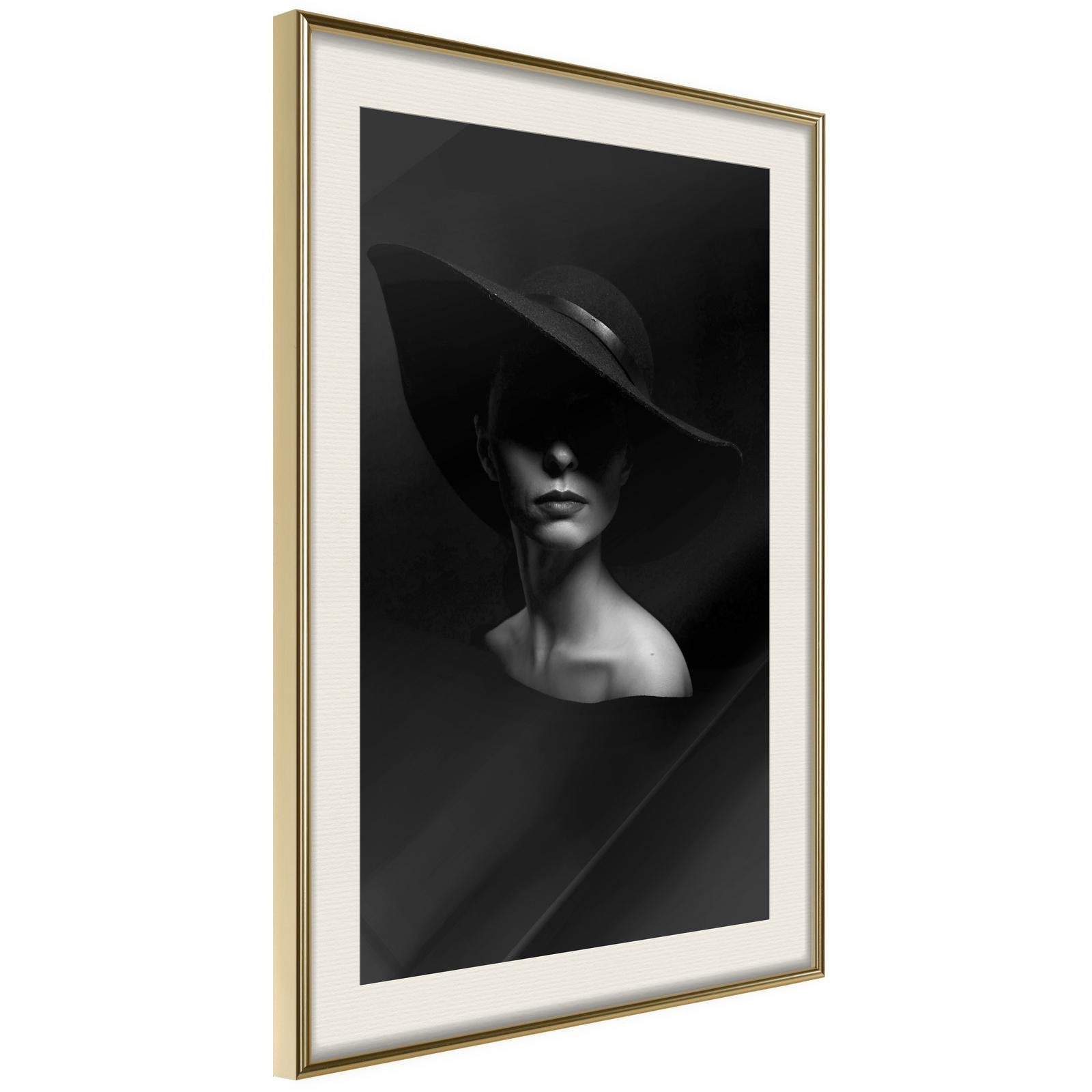 Inramad Poster / Tavla - Woman in a Hat-Poster Inramad-Artgeist-20x30-Guldram med passepartout-peaceofhome.se