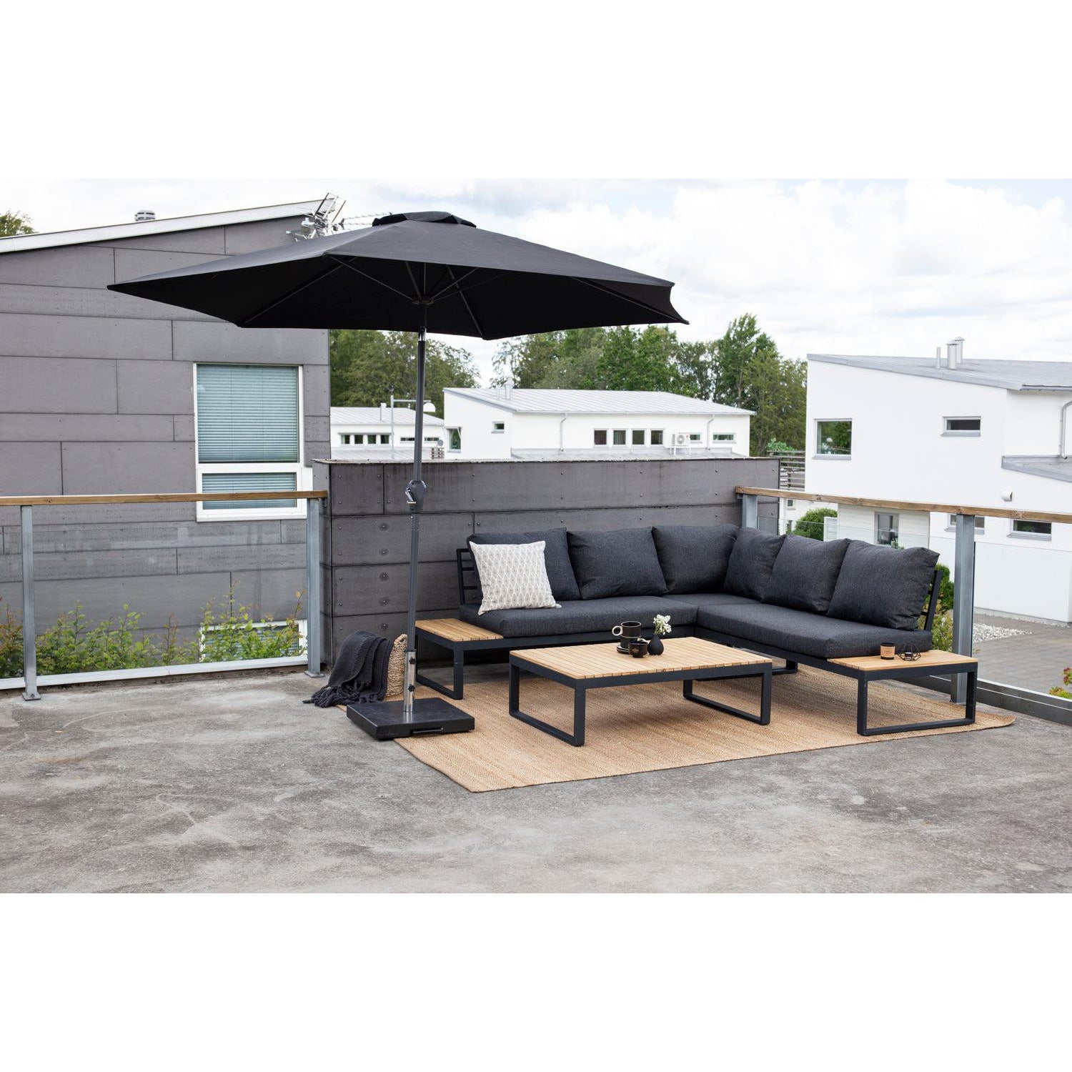 Leeds Parasoll-Outdoor Shade-Venture Home-peaceofhome.se