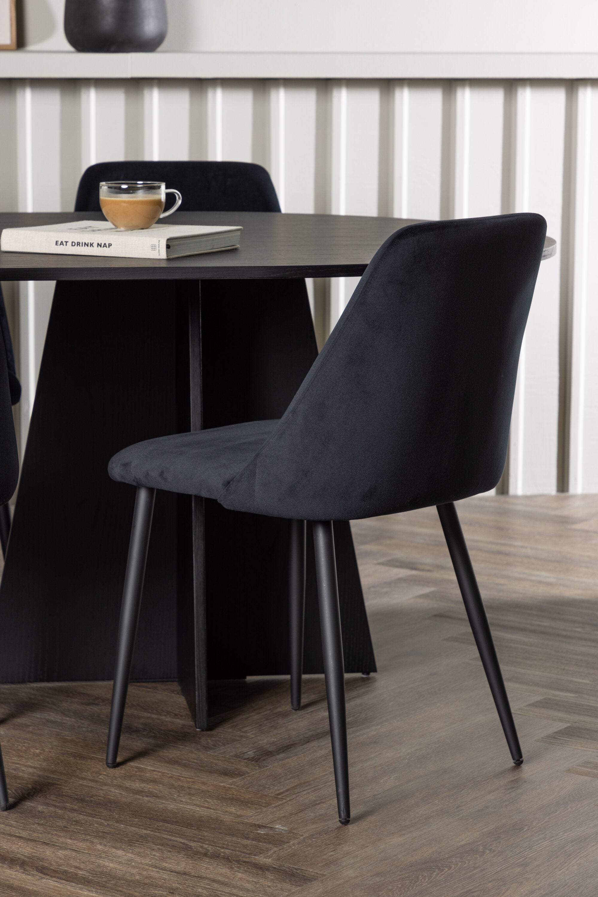 Matgrupp Bootcut med stolarna Night-GR Dining Set-Venture Home-peaceofhome.se