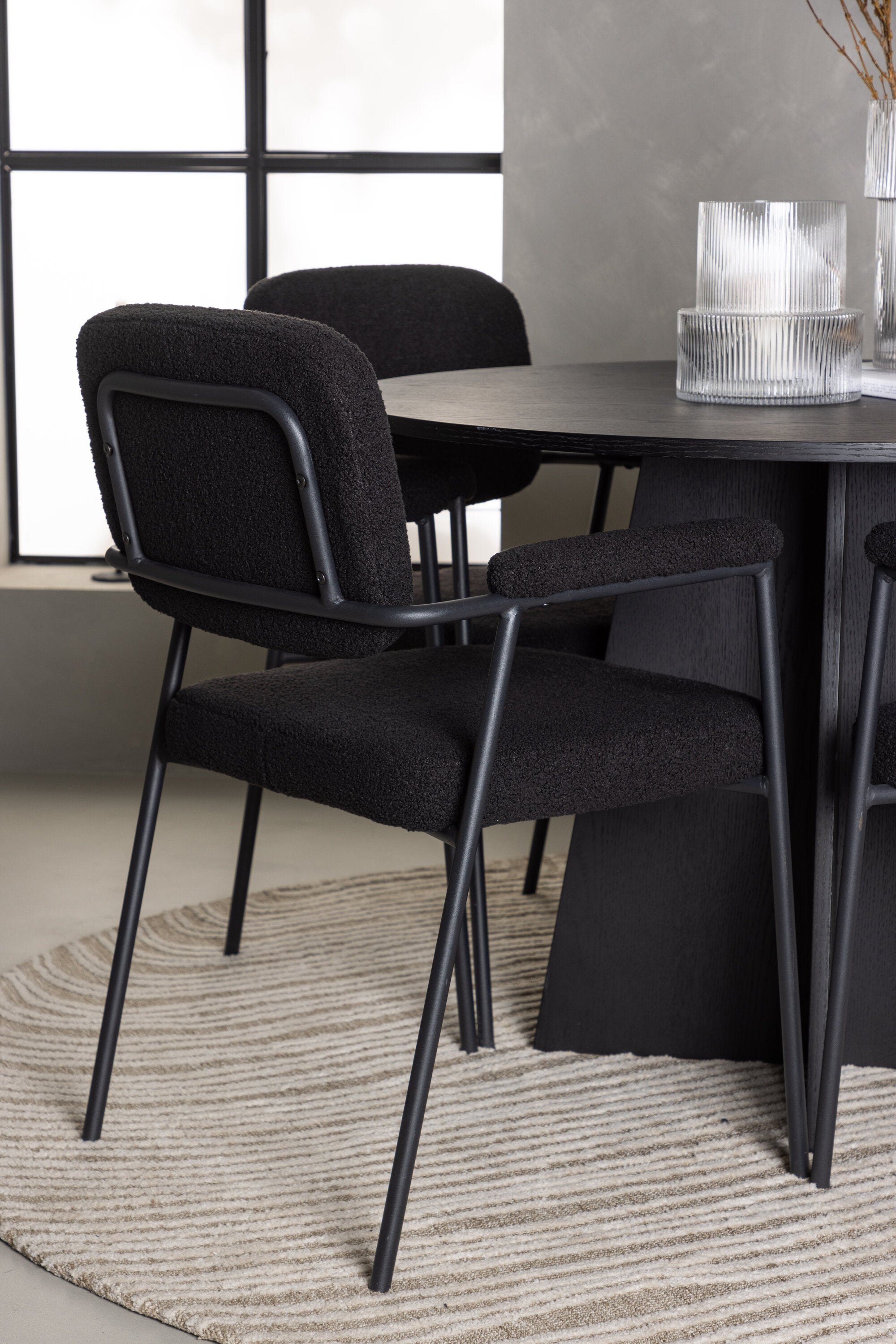 Matgrupp Bootcut med stolarna Yesterday-GR Dining Set-Venture Home-peaceofhome.se