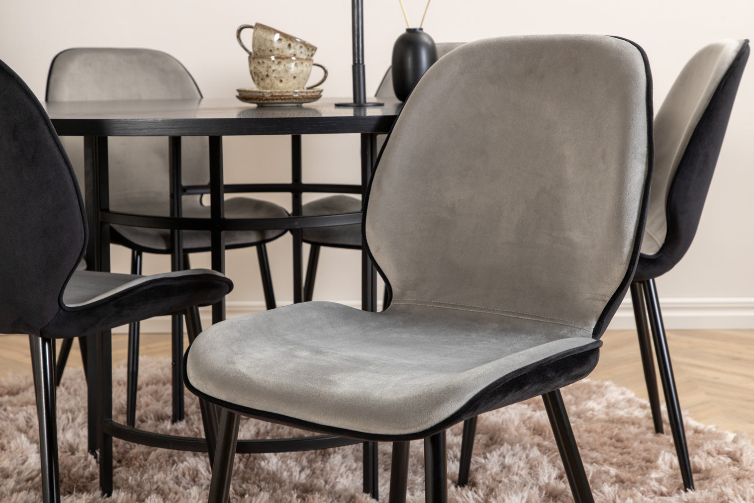 Matgrupp Copenhagen med stolarna Emma-GR Dining Set-Venture Home-peaceofhome.se